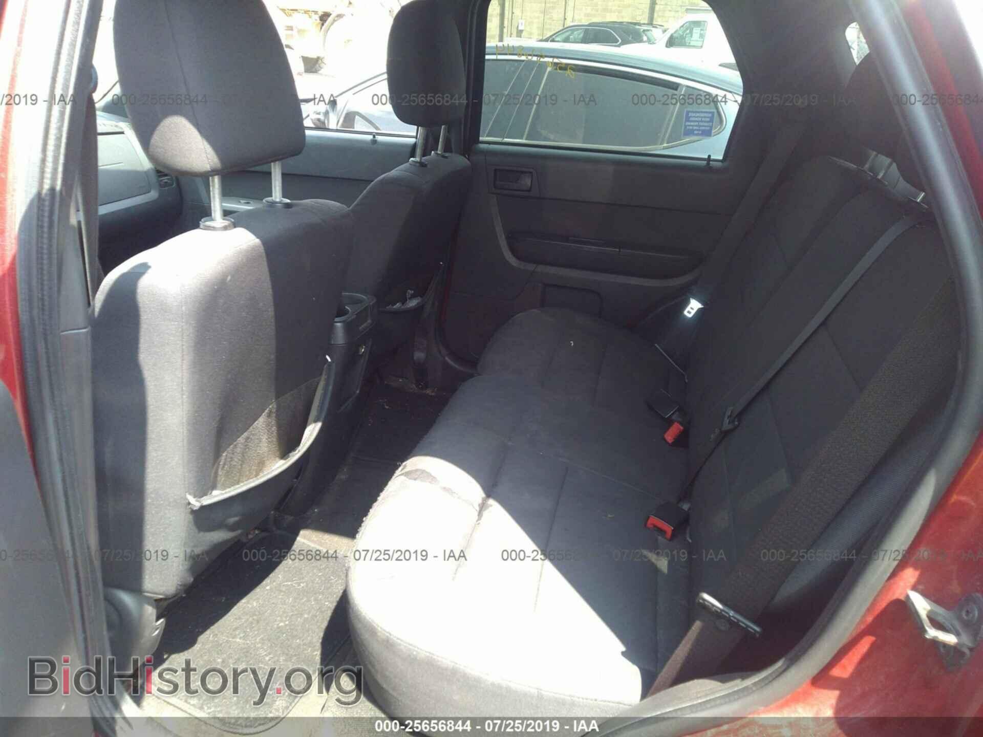 2011 FORD ESCAPE - VIN: 1FMCU9D73BKB26028 - Photo 8