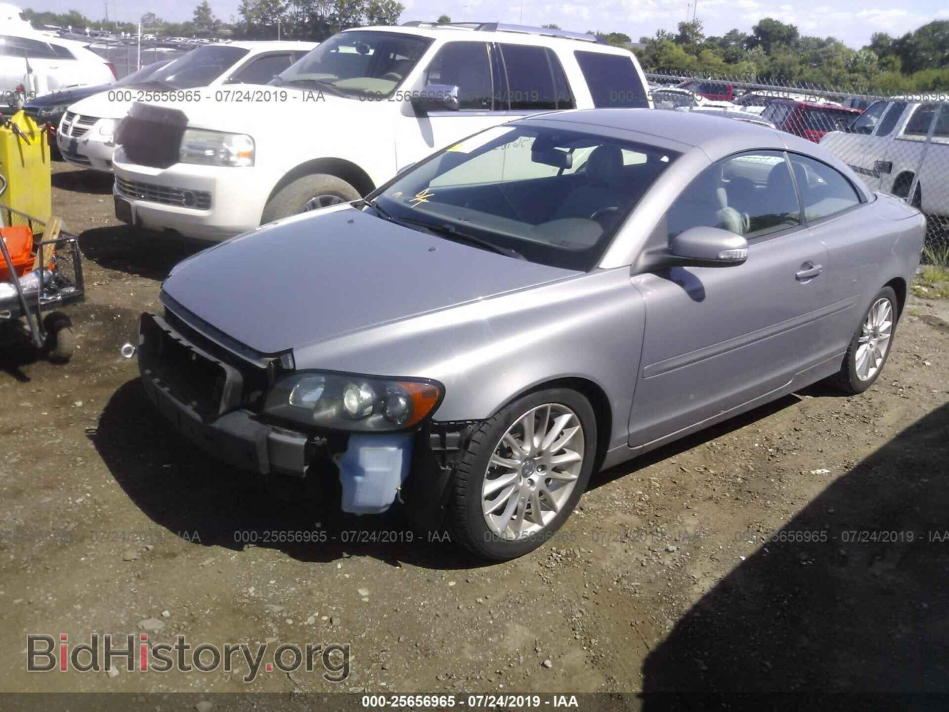 2008 VOLVO C70 - VIN: YV1MC67208J041313 - Фото 2