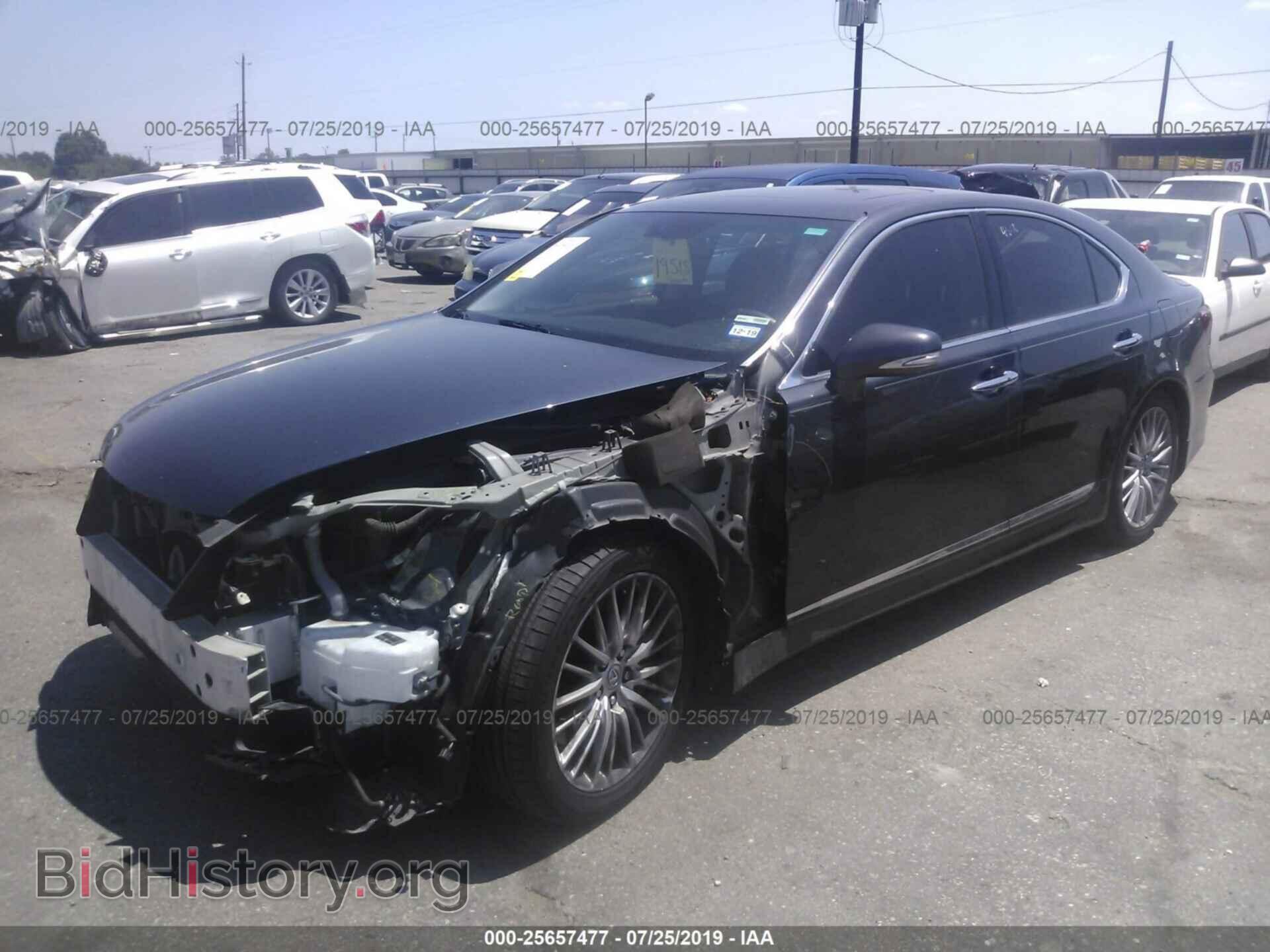 2011 LEXUS LS - VIN: JTHBL5EF8B5103696 - Фото 2