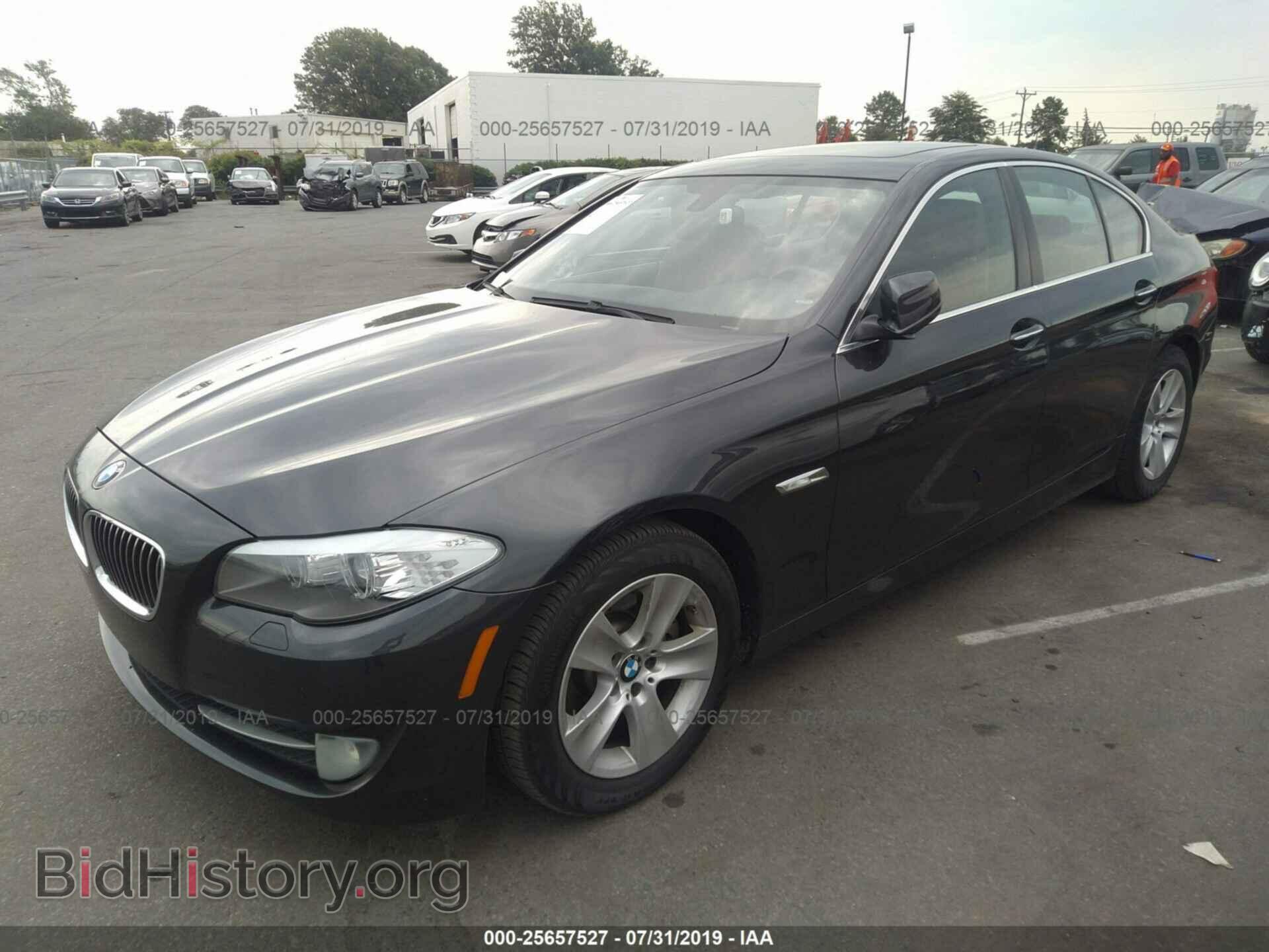 2013 BMW 528 - VIN: WBAXG5C56DD229809 - Фото 2