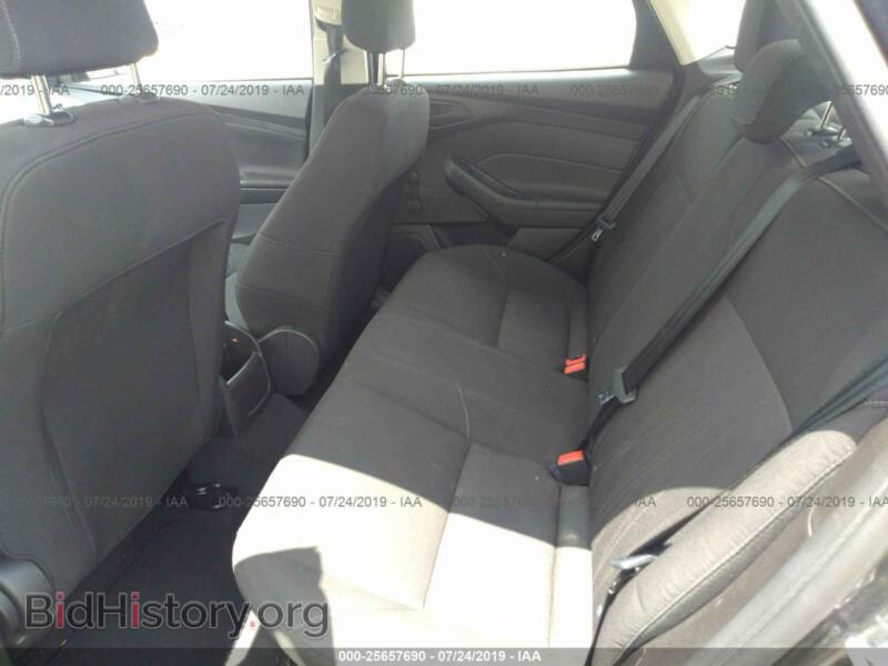 2016 Ford FOCUS (VIN 1FADP3E24GL355390) — photo 8 of 10