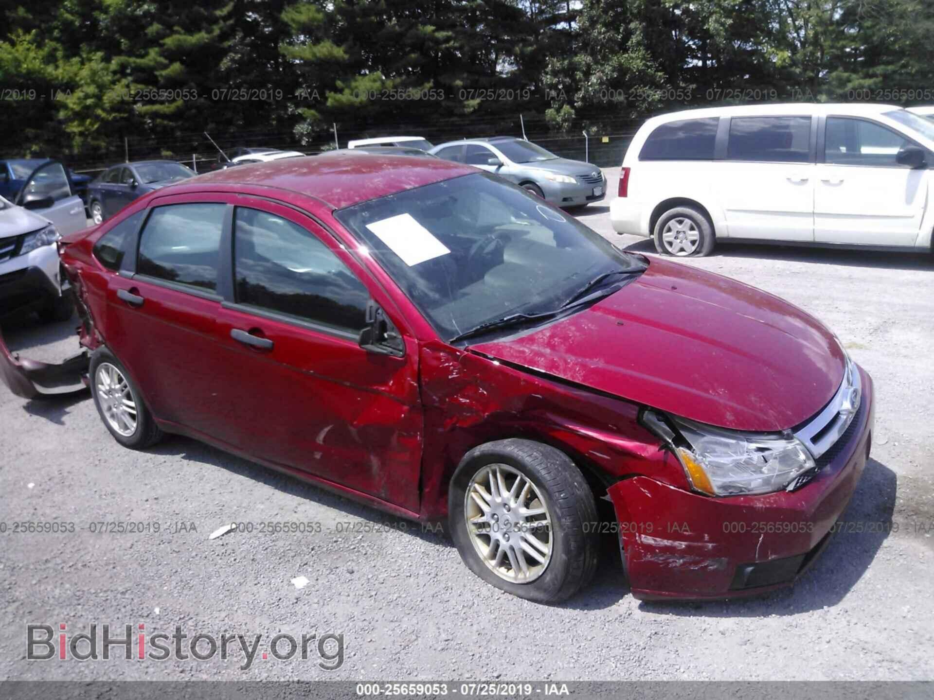 Photo 1FAHP3FN8BW120976 - FORD FOCUS 2011