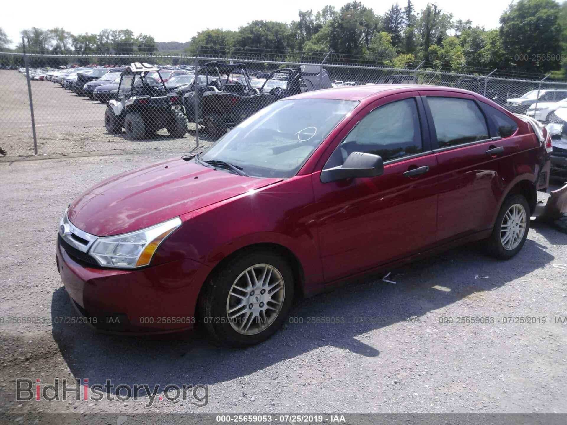 2011 FORD FOCUS - VIN: 1FAHP3FN8BW120976 - Фото 2