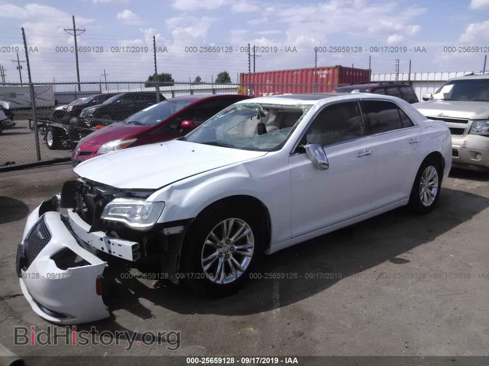 2017 CHRYSLER 300C - VIN: 2C3CCAEG4HH564519 - Фото 2