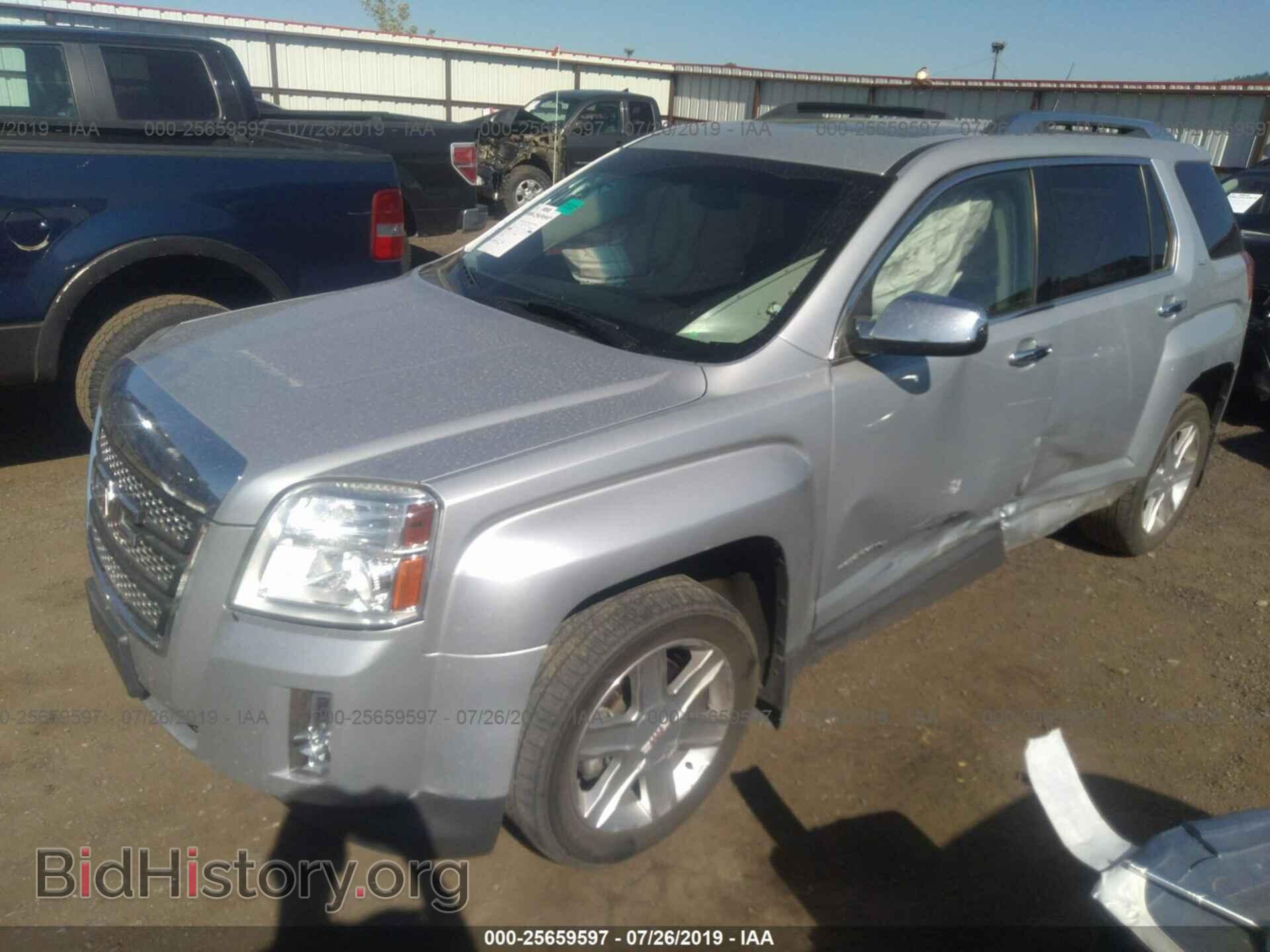 2011 GMC TERRAIN - VIN: 2CTFLXE52B6231043 - Photo 2