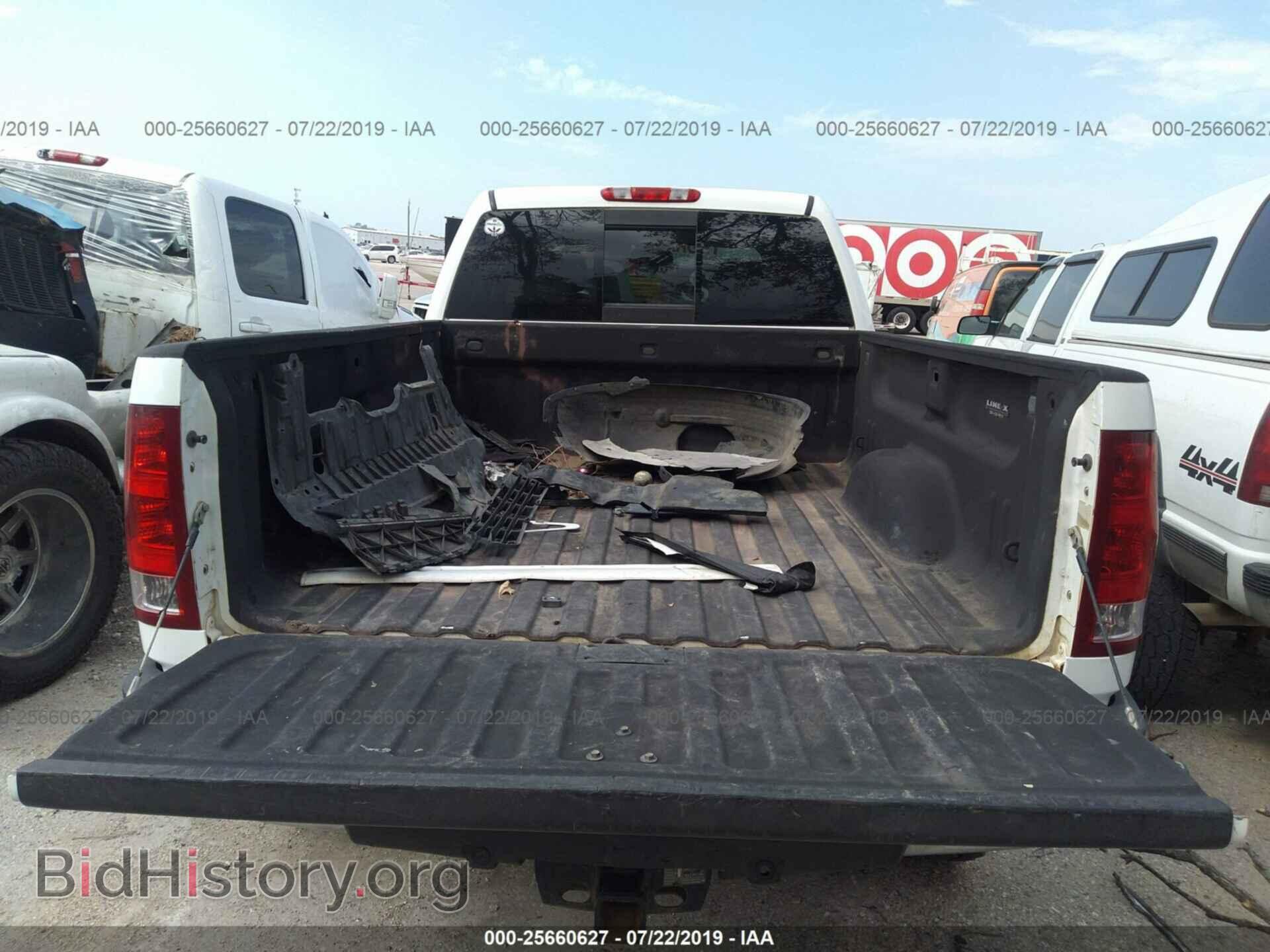 2011 GMC SIERRA - VIN: 1GT120C84BF262216 - Фото 8