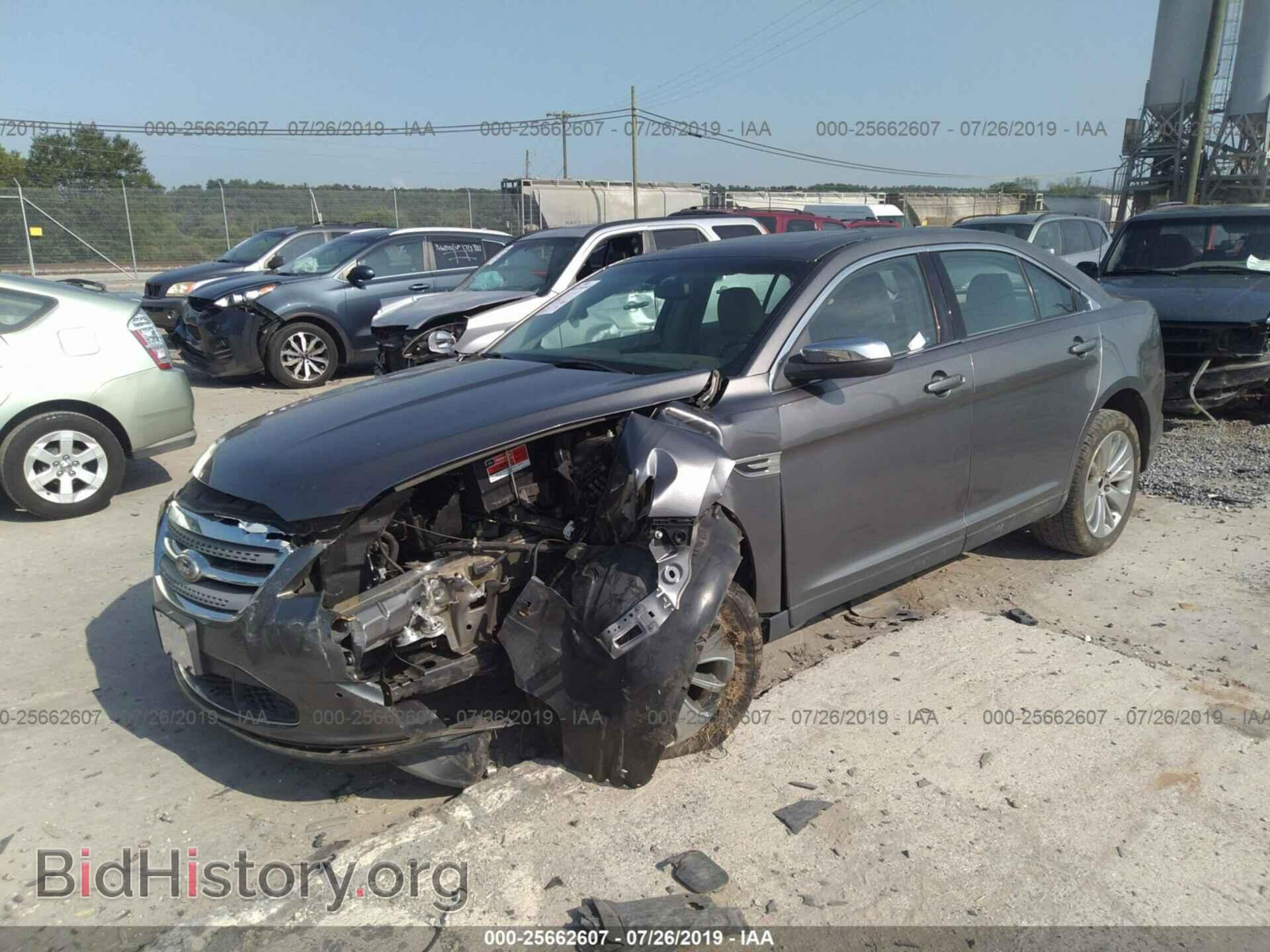 2011 FORD TAURUS - VIN: 1FAHP2FW4BG105355 - Фото 2