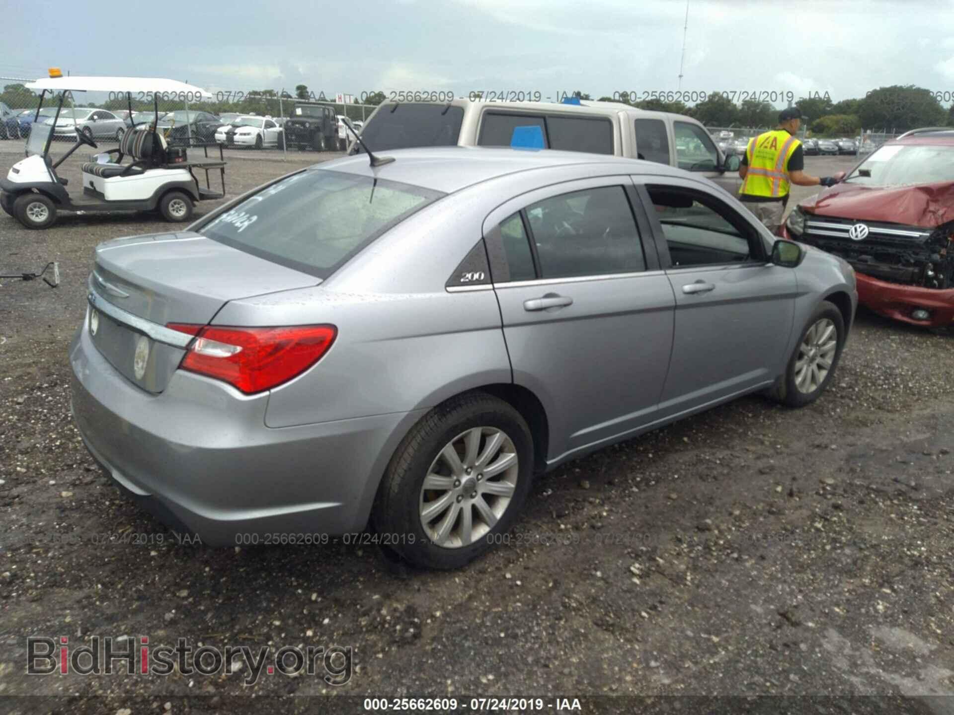 2013 CHRYSLER 200 - VIN: 1C3CCBBG4DN556528 - Фото 4