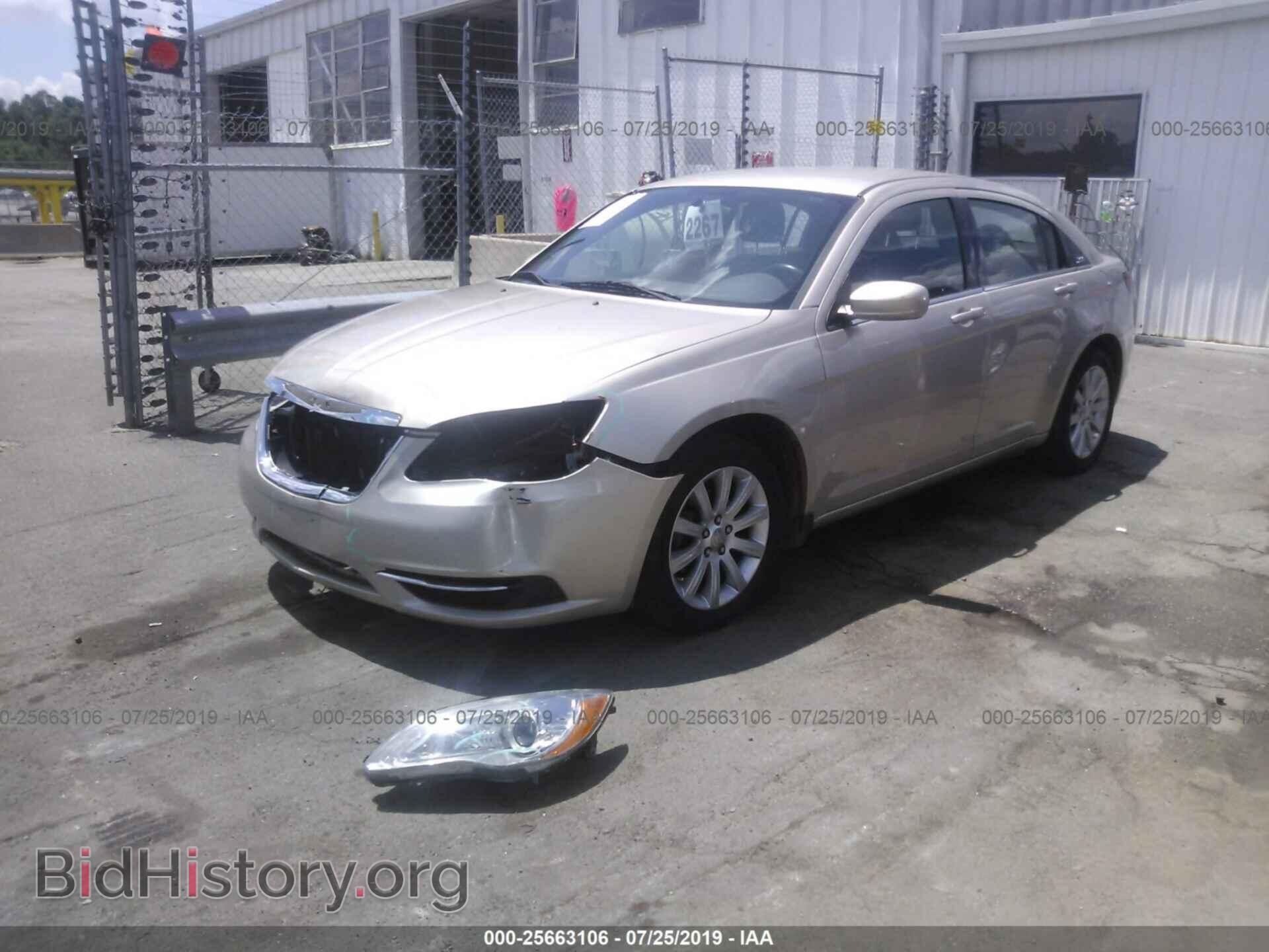 2014 CHRYSLER 200 - VIN: 1C3CCBBG4EN106492 - Фото 2