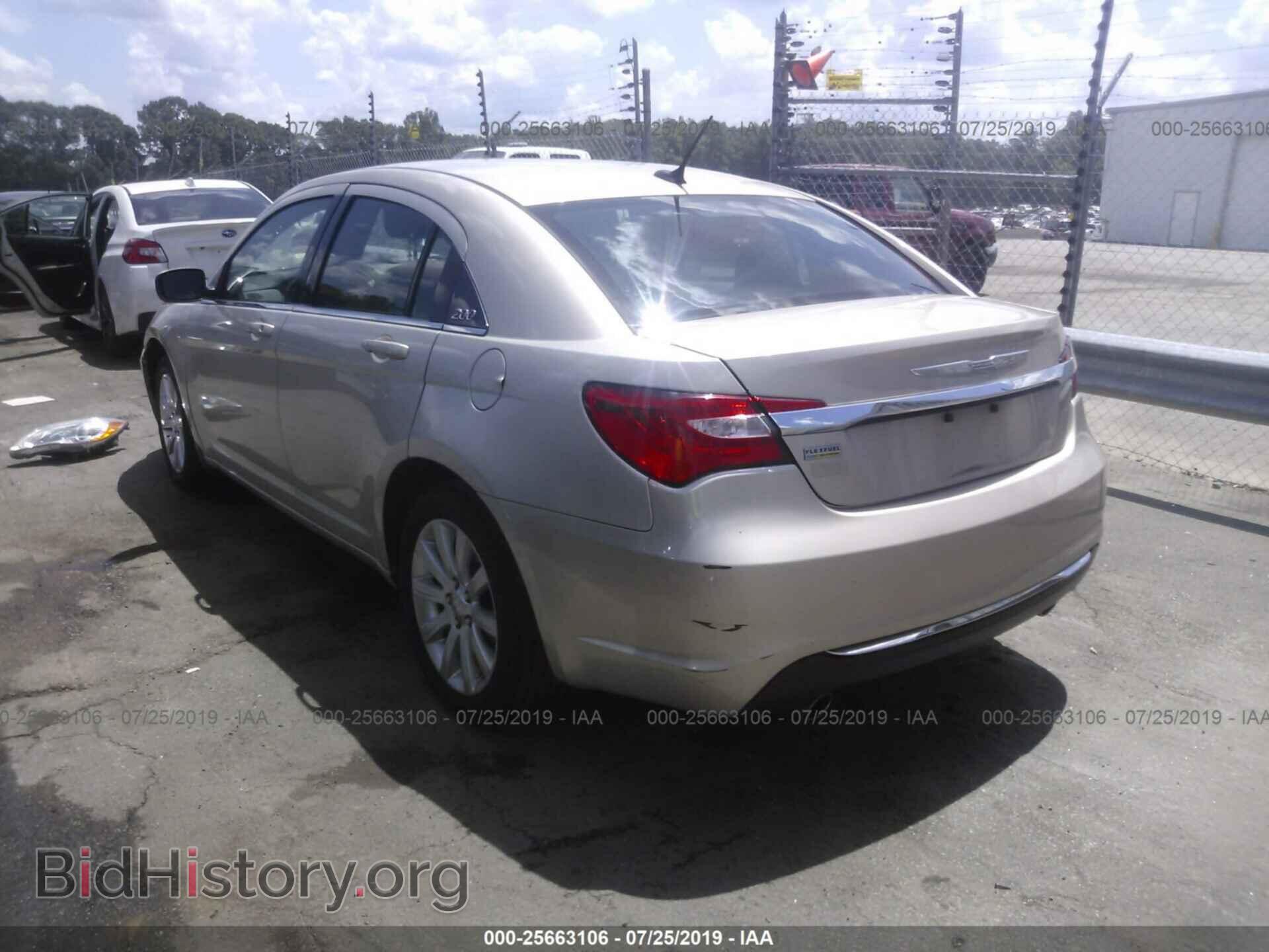 2014 CHRYSLER 200 - VIN: 1C3CCBBG4EN106492 - Фото 3