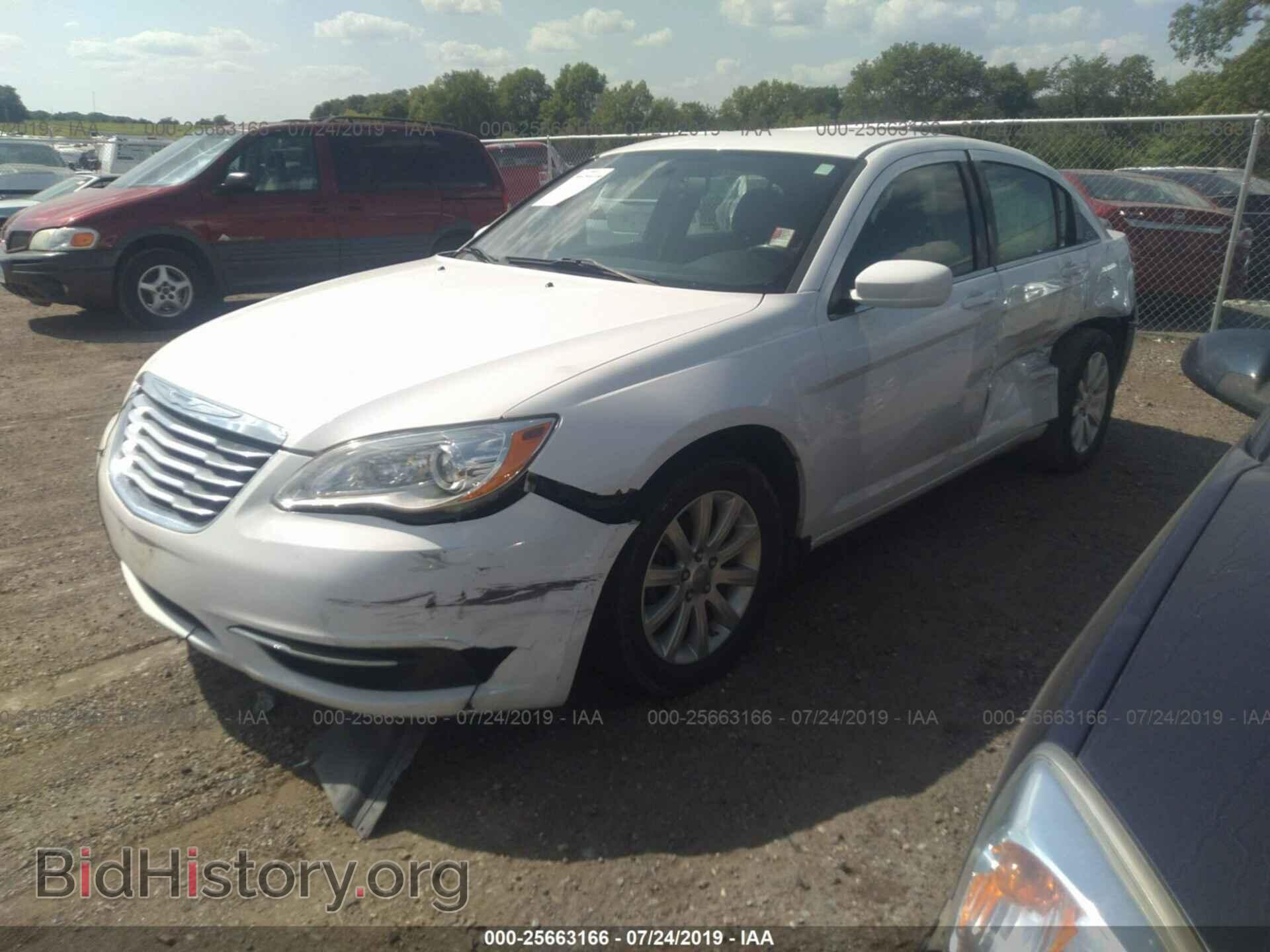 2013 CHRYSLER 200 - VIN: 1C3CCBBB7DN764620 - Photo 2
