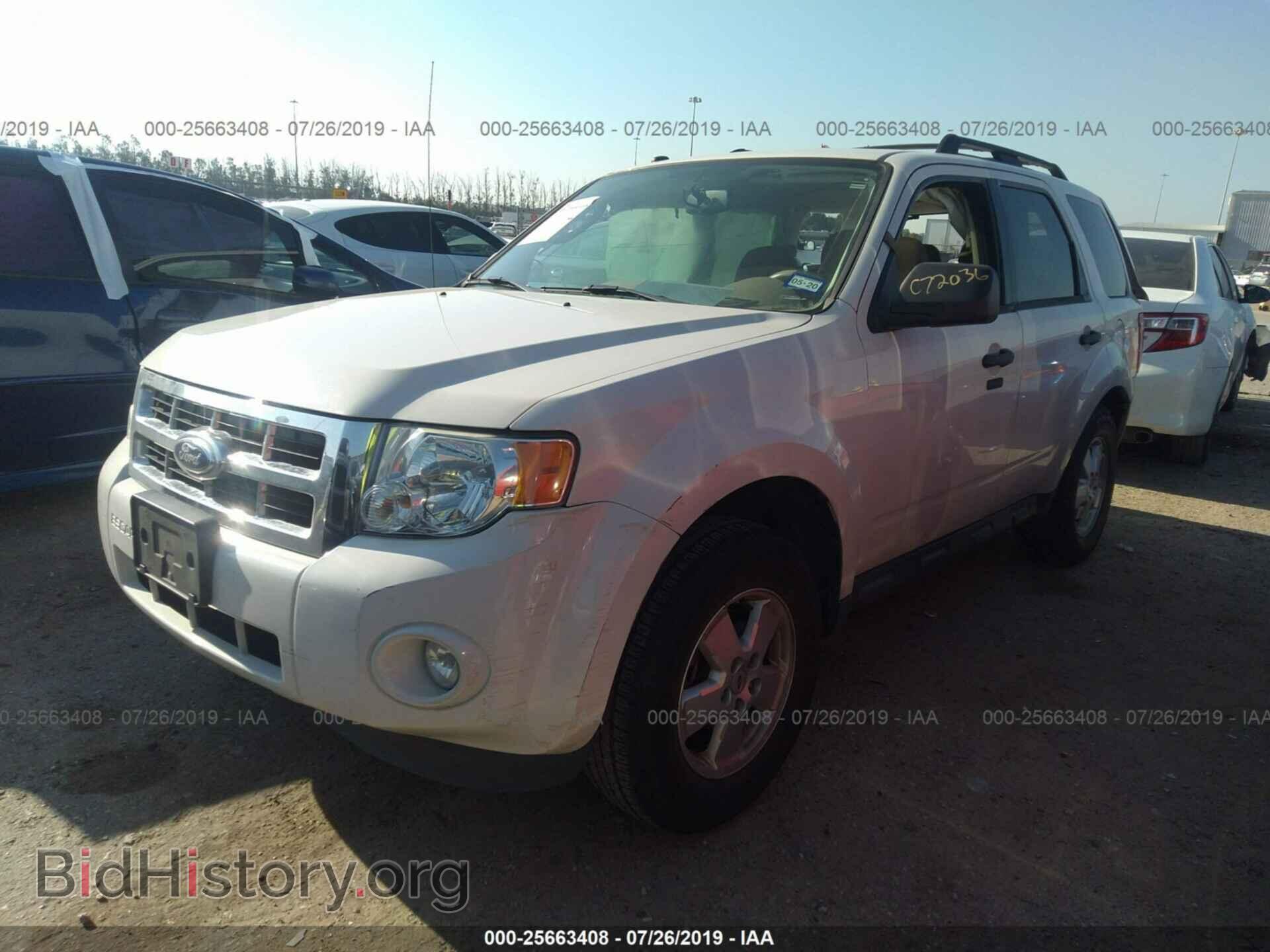 2011 FORD ESCAPE - VIN: 1FMCU0DG5BKC50104 - Фото 2