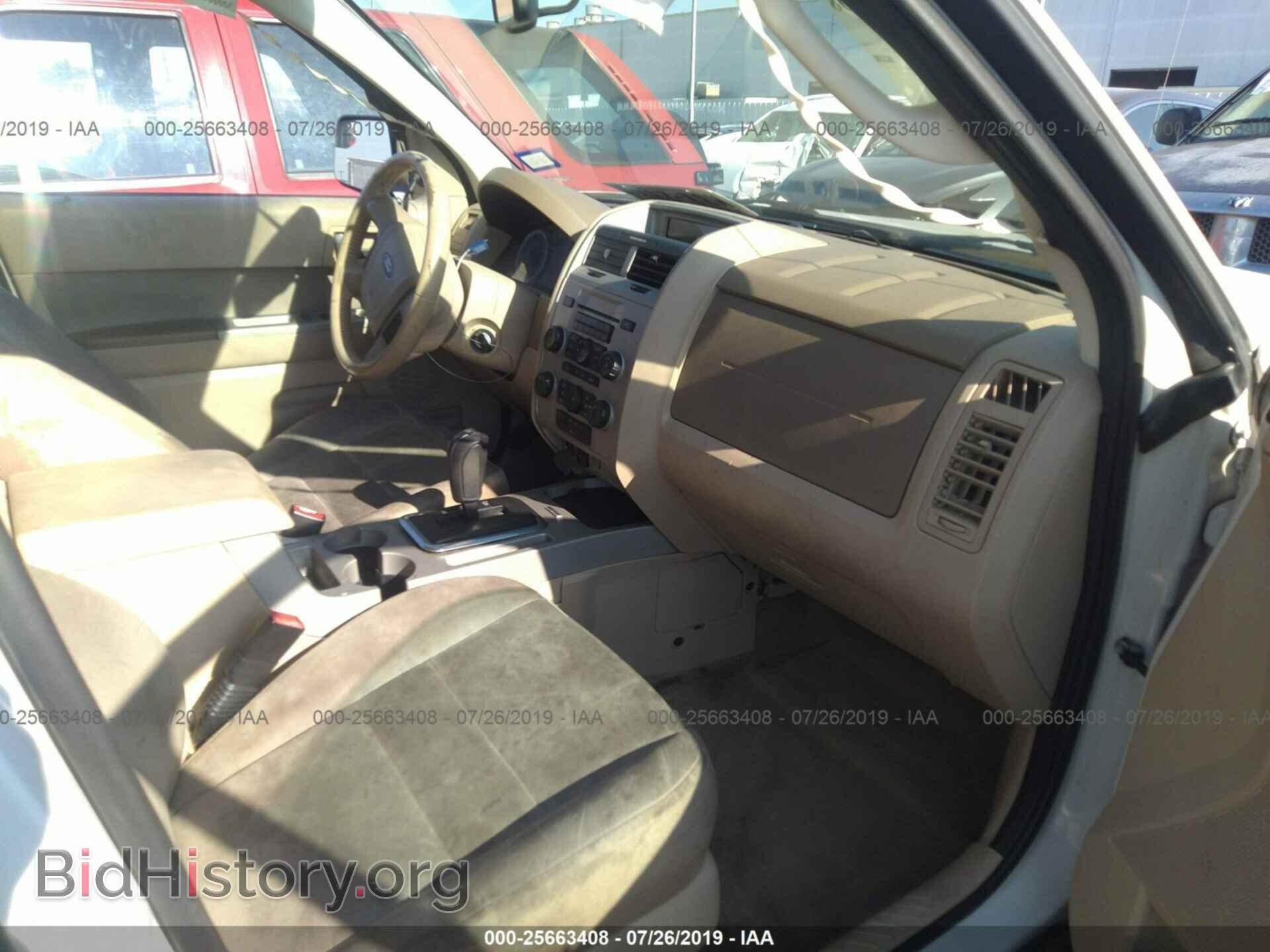 2011 FORD ESCAPE - VIN: 1FMCU0DG5BKC50104 - Фото 5