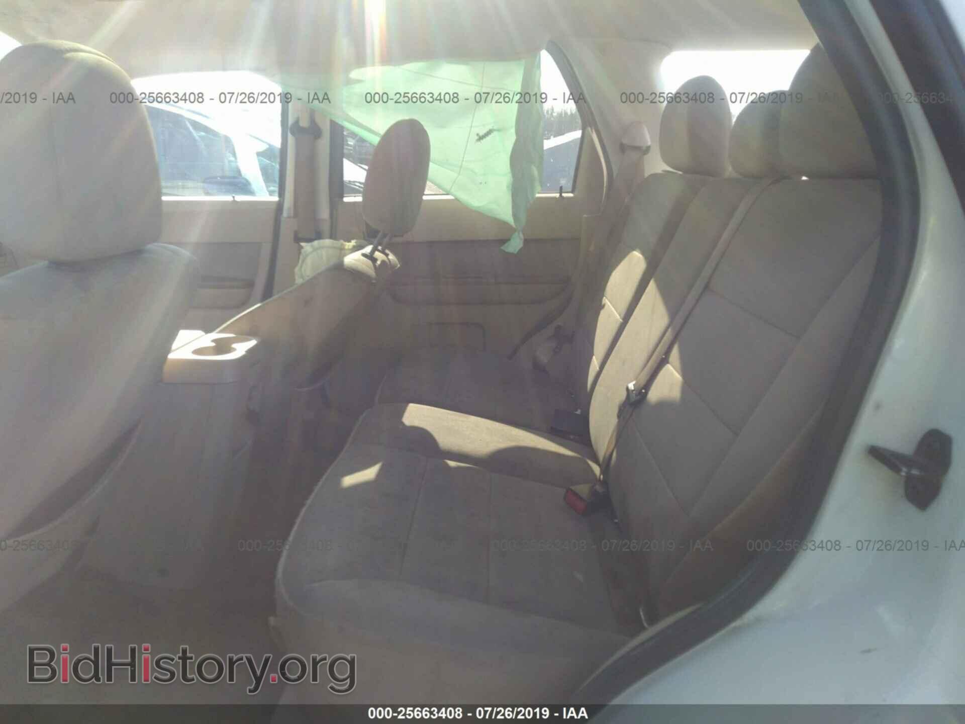 2011 FORD ESCAPE - VIN: 1FMCU0DG5BKC50104 - Фото 8