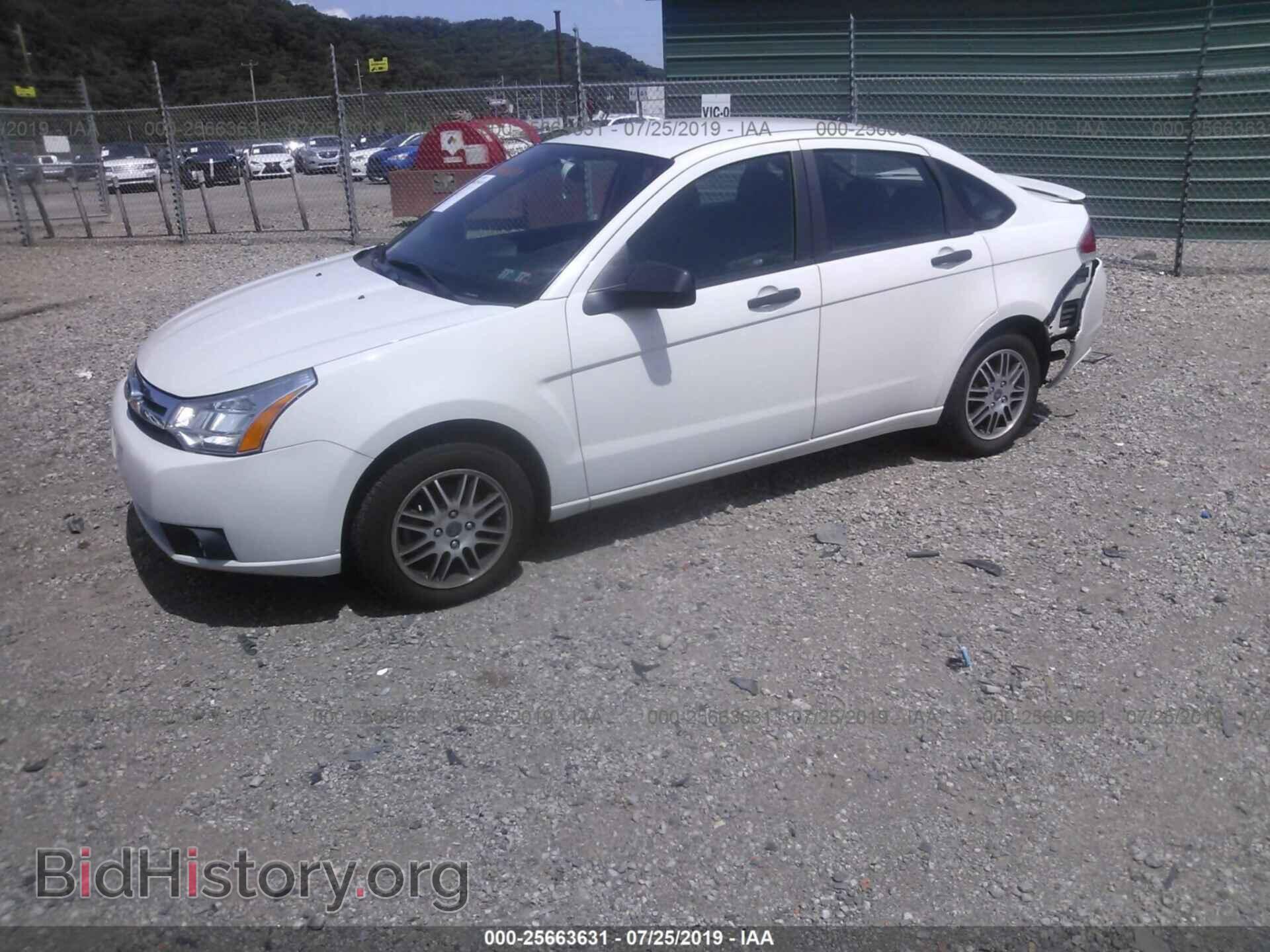2011 FORD FOCUS - VIN: 1FAHP3FN8BW161298 - Фото 2