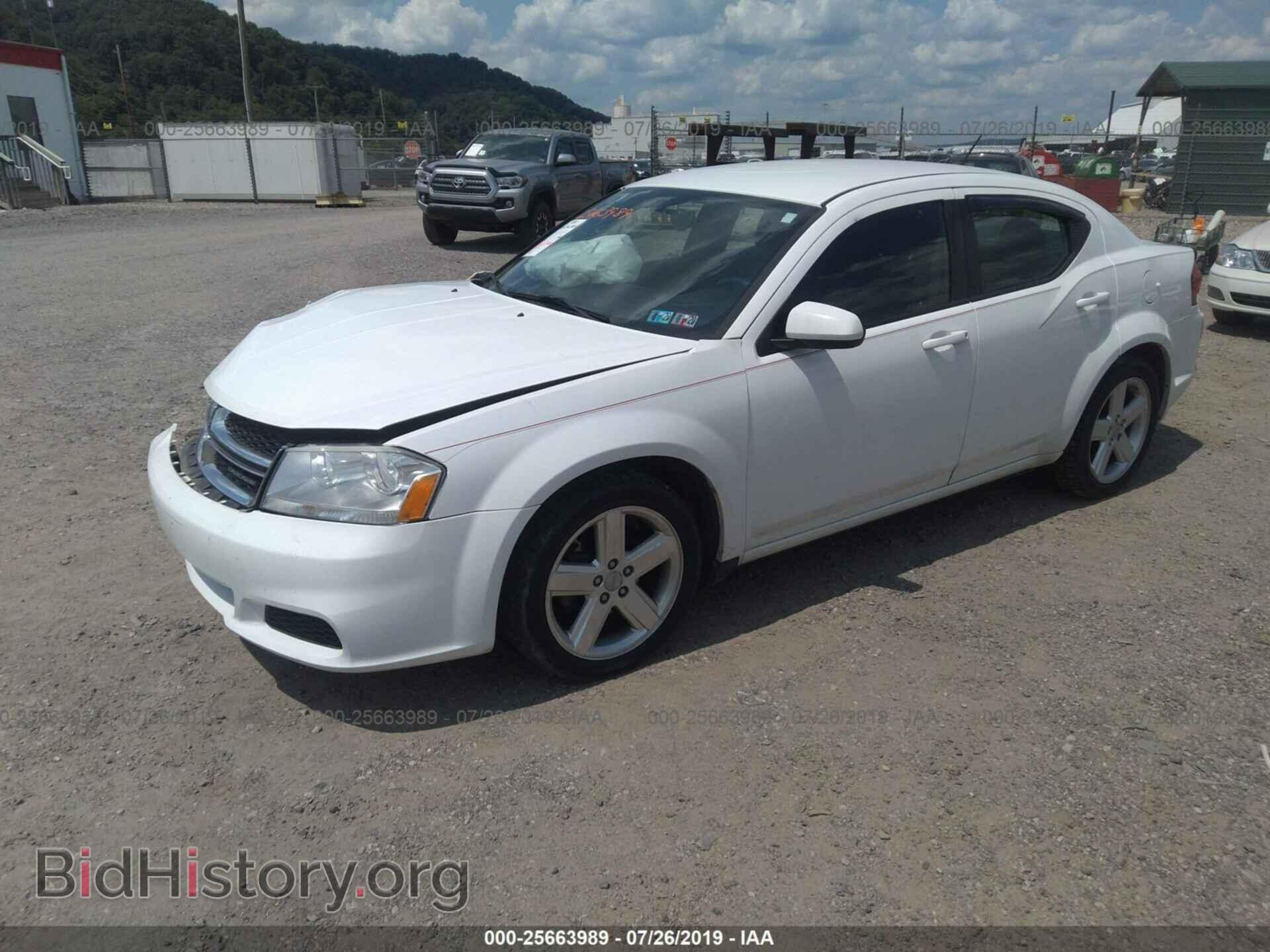 2011 DODGE AVENGER - VIN: 1B3BD1FB0BN586668 - Фото 2