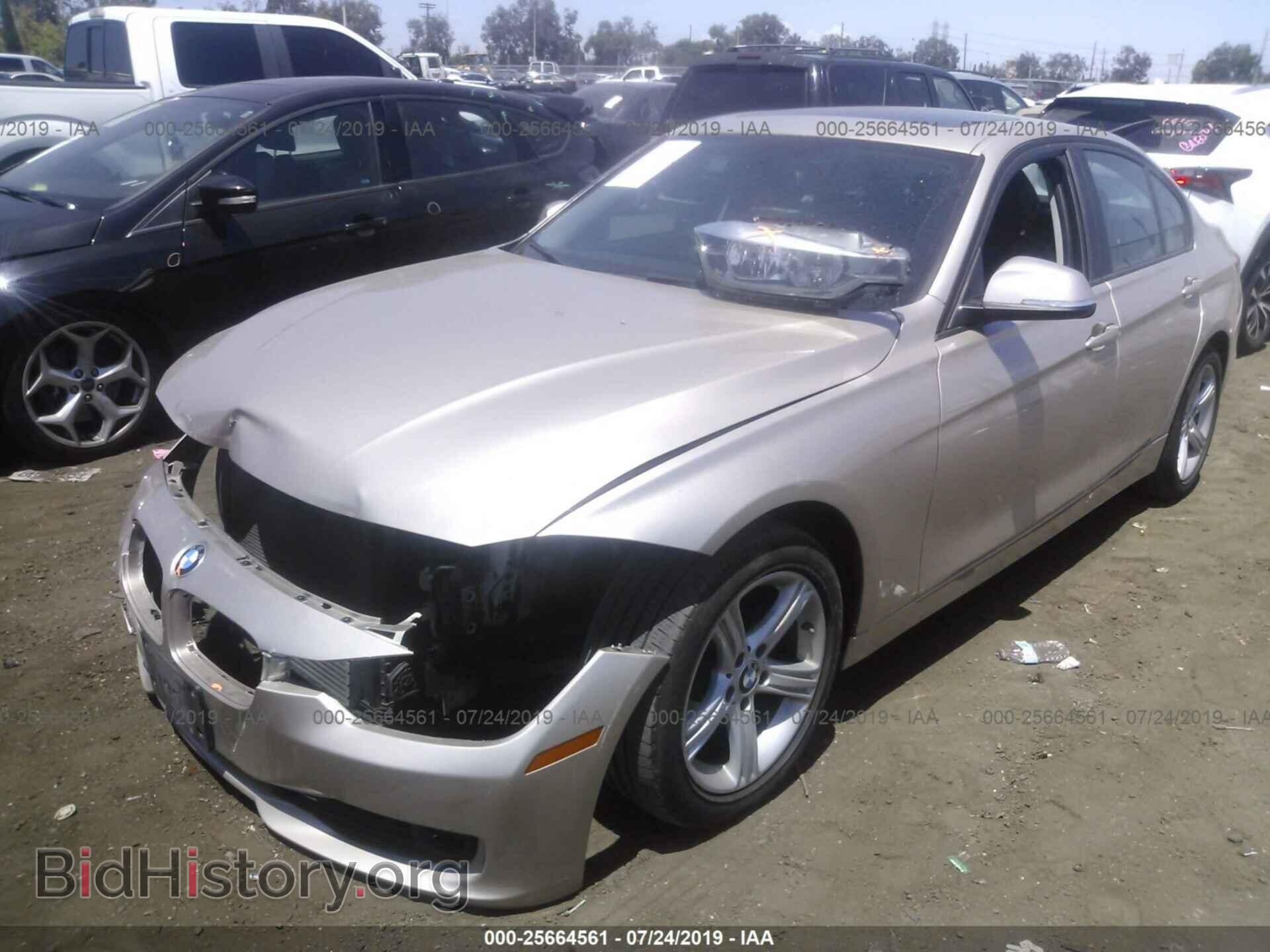 2013 BMW 328 - VIN: WBA3C1C58DF436810 - Фото 2