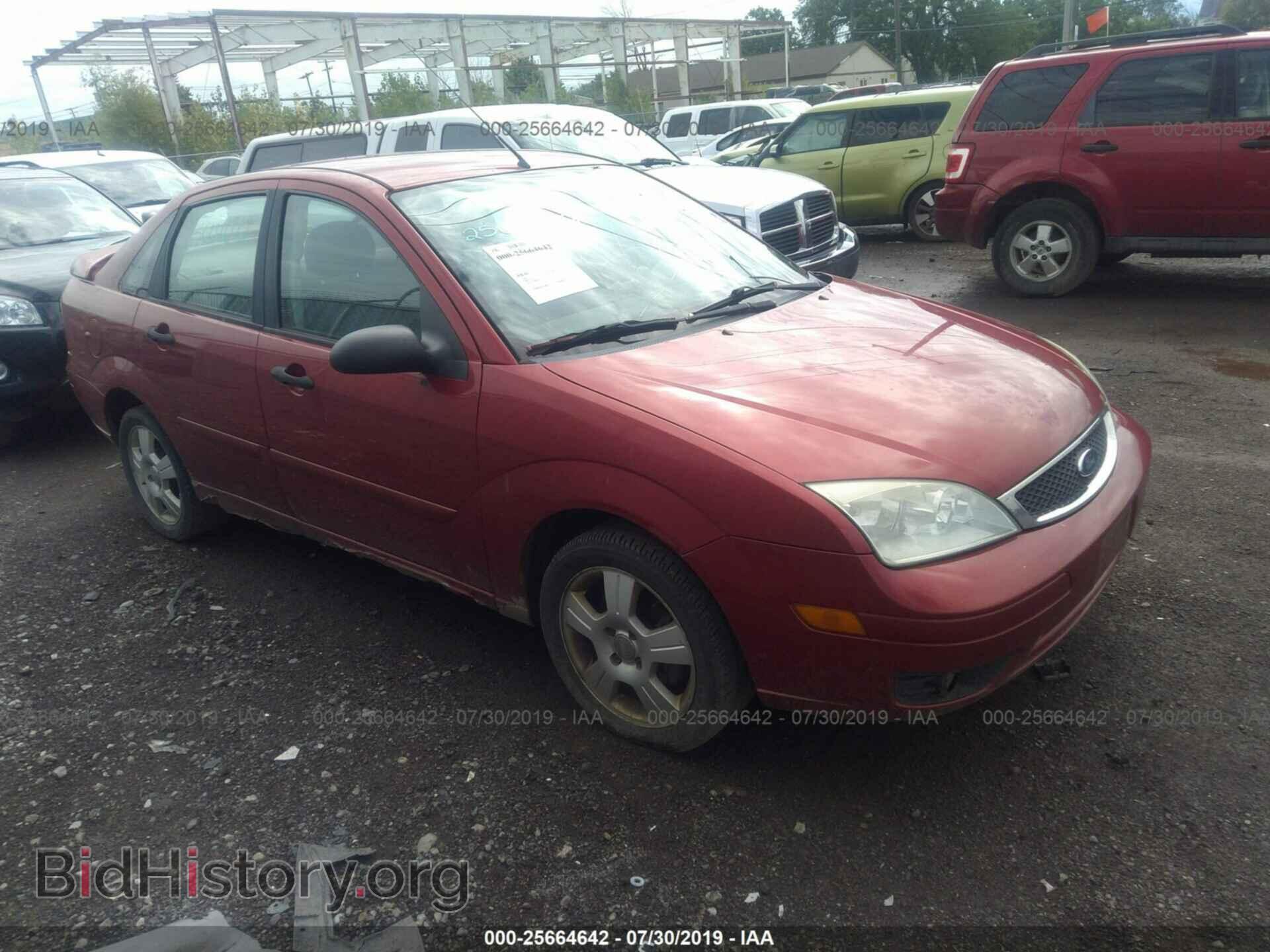 Photo 1FAFP34NX5W292117 - FORD FOCUS 2005