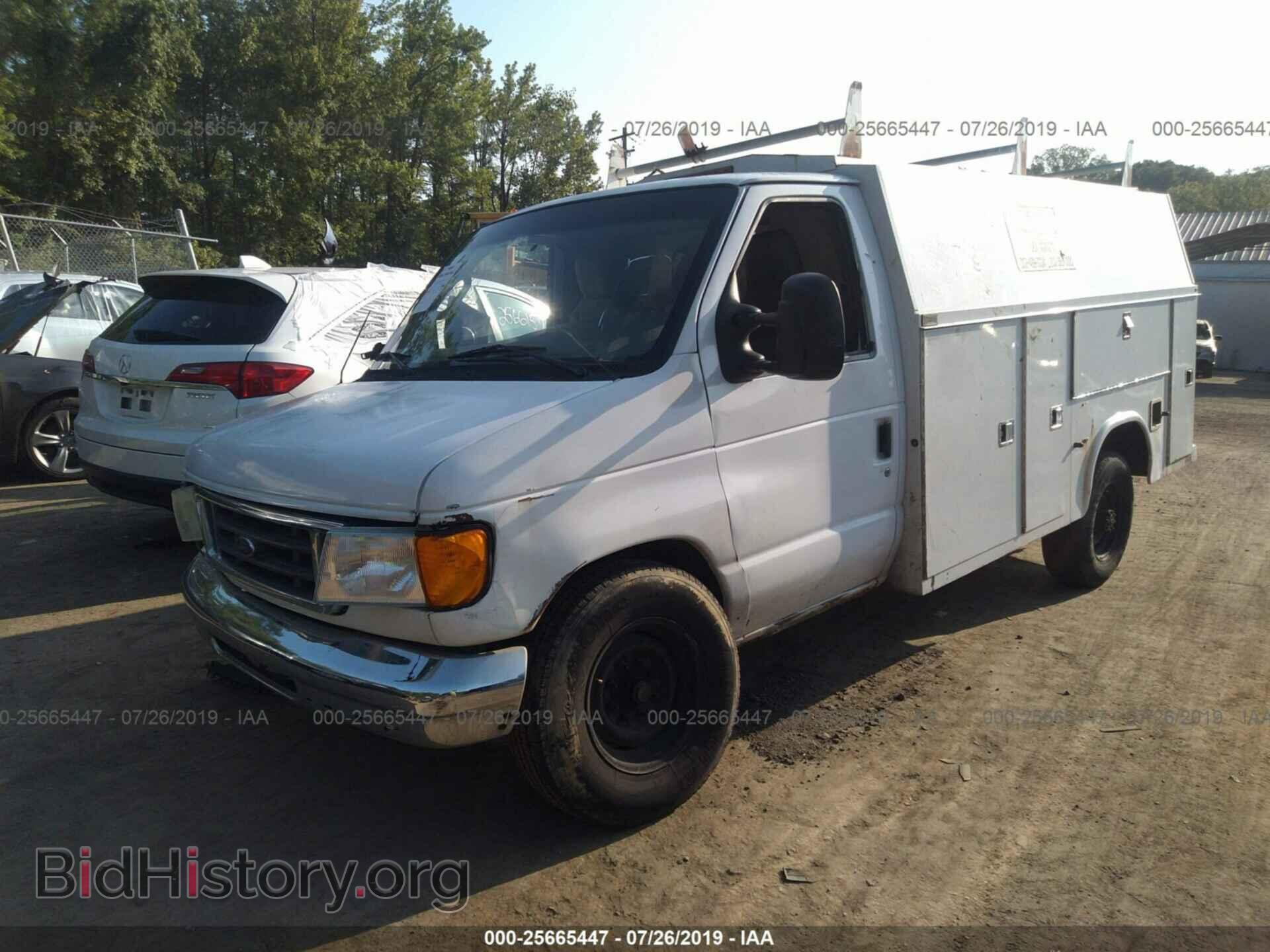 2006 FORD ECONOLINE - VIN: 1FDSE35L16DB37301 - Фото 2