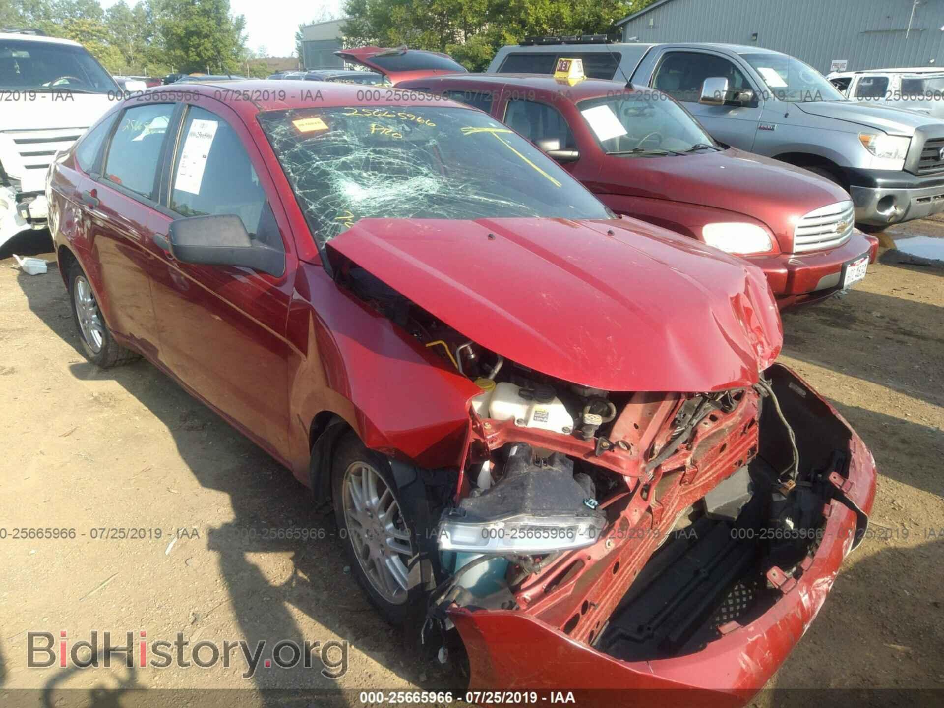 Photo 1FAHP3FN3BW129570 - FORD FOCUS 2011