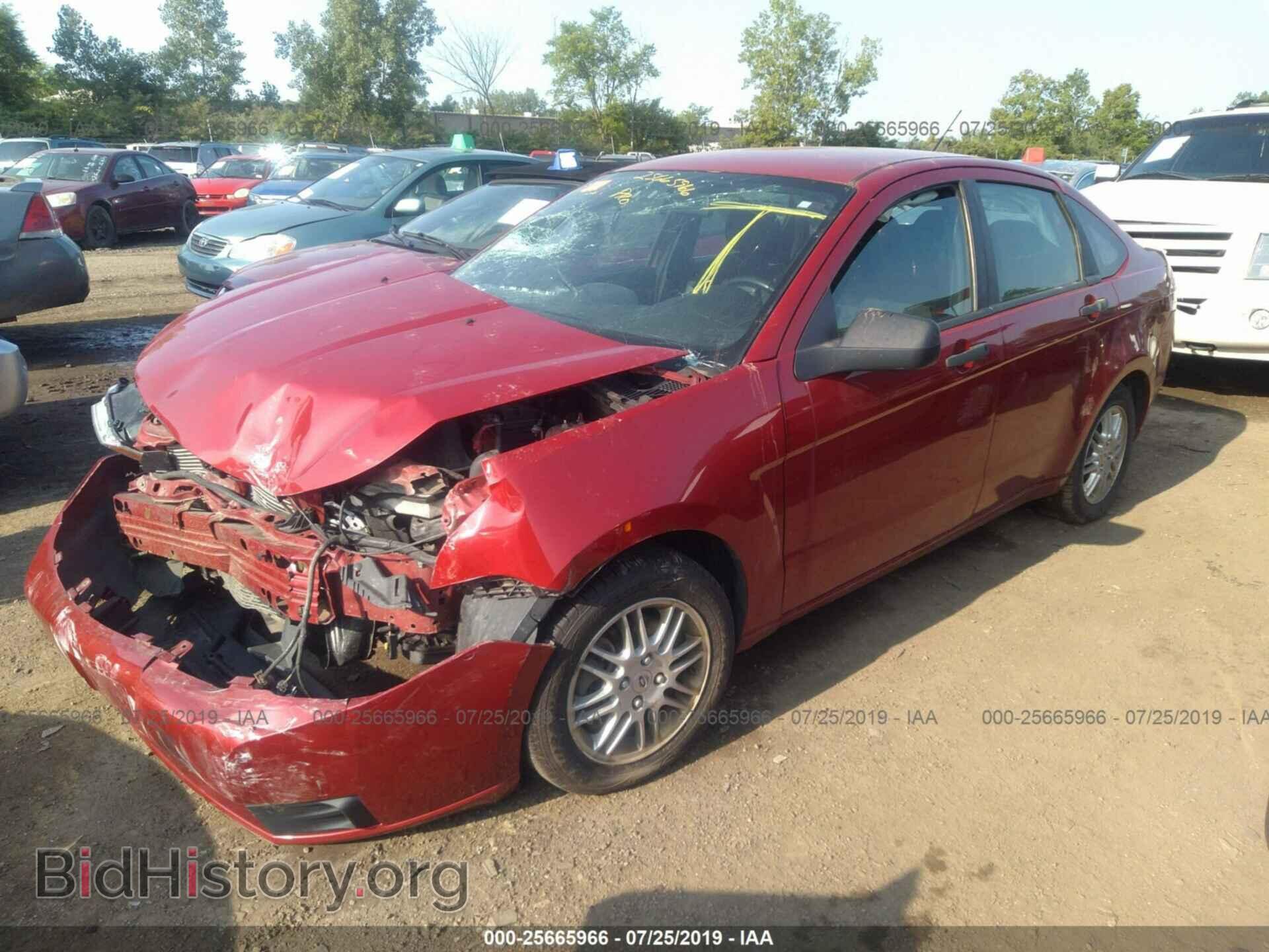 2011 FORD FOCUS - VIN: 1FAHP3FN3BW129570 - Фото 2