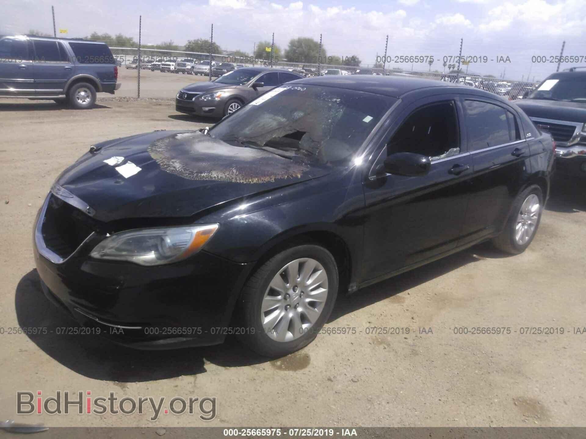2014 CHRYSLER 200 - VIN: 1C3CCBAB5EN212679 - Фото 2