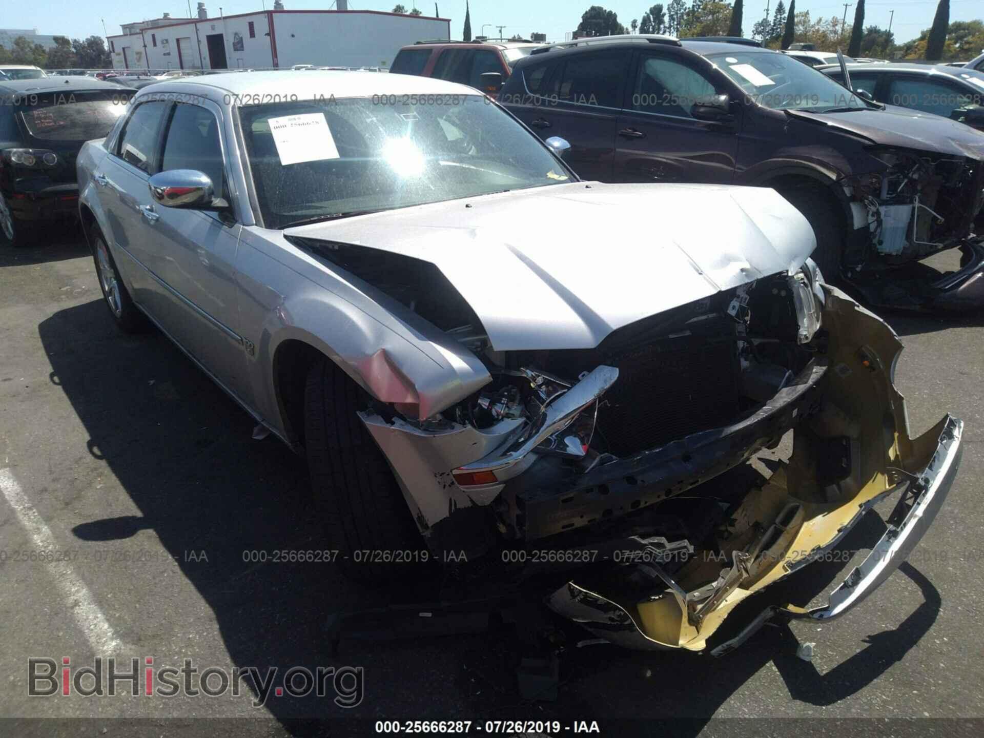 Photo 2C3KA63H17H852233 - CHRYSLER 300C 2007