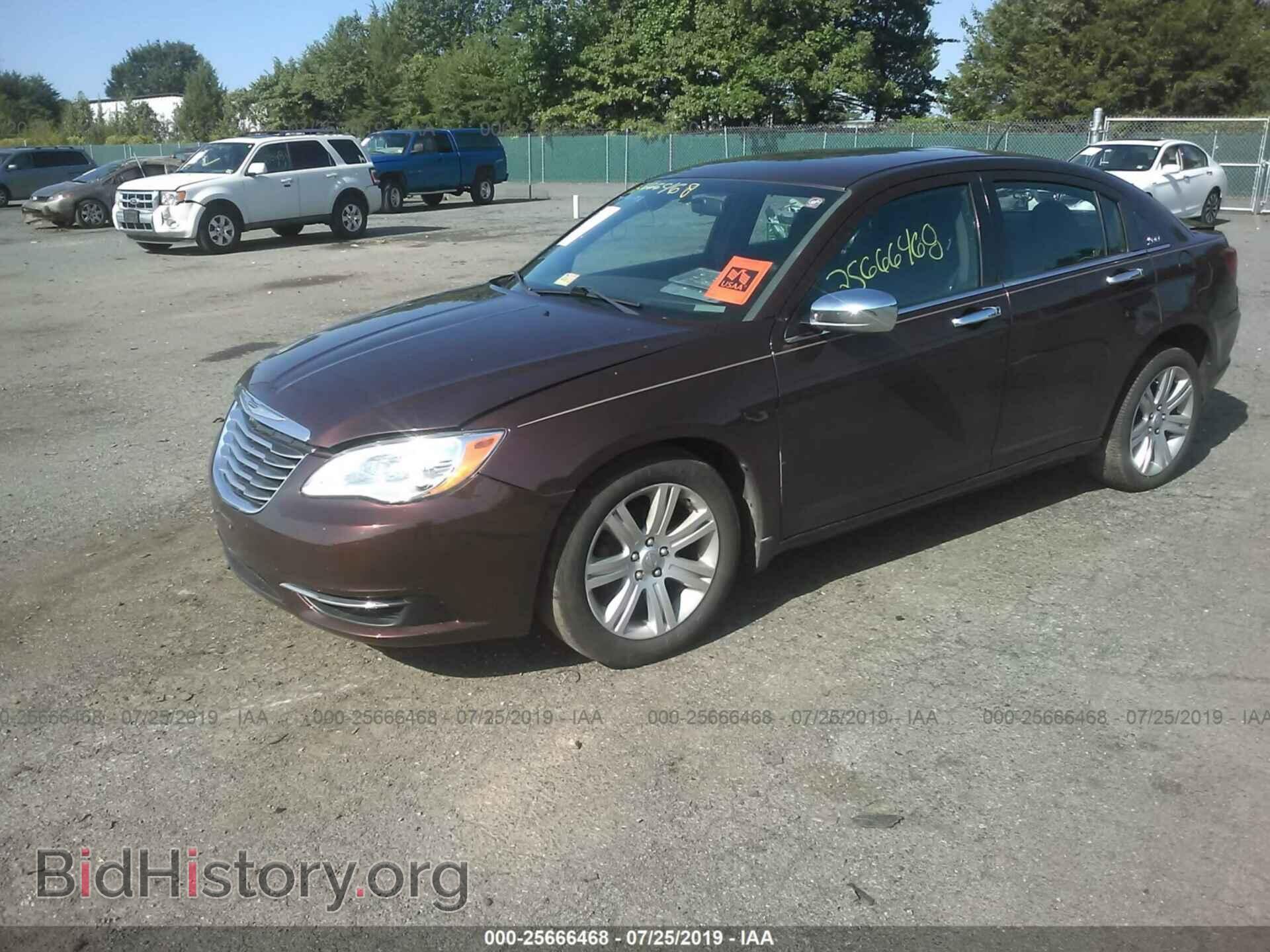 2013 CHRYSLER 200 - VIN: 1C3CCBAB0DN705099 - Photo 2