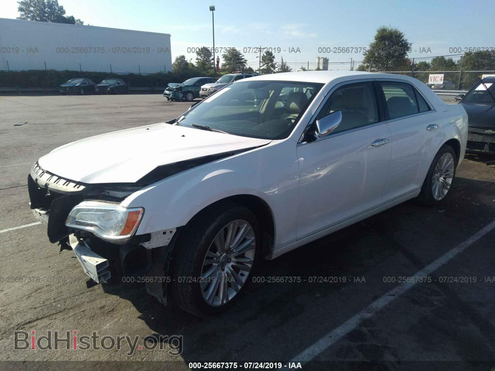 2012 CHRYSLER 300 - VIN: 2C3CCACG0CH173749 - Фото 2