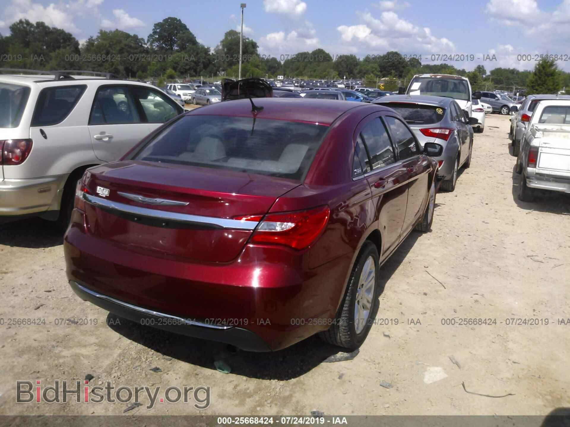 2013 CHRYSLER 200 - VIN: 1C3CCBBB2DN592951 - Фото 4