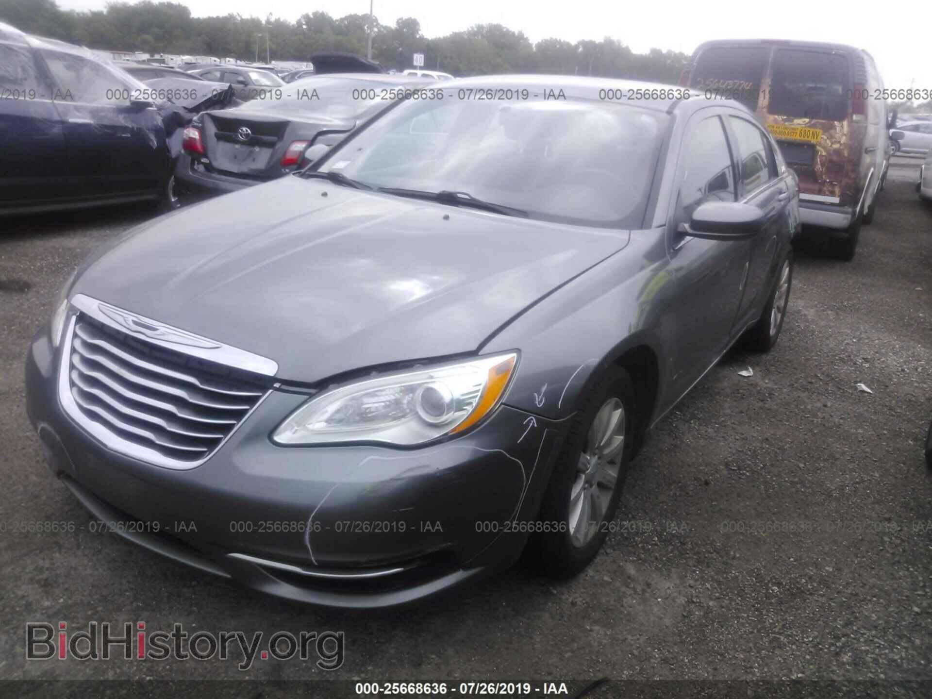 2013 CHRYSLER 200 - VIN: 1C3CCBBB9DN557498 - Photo 2