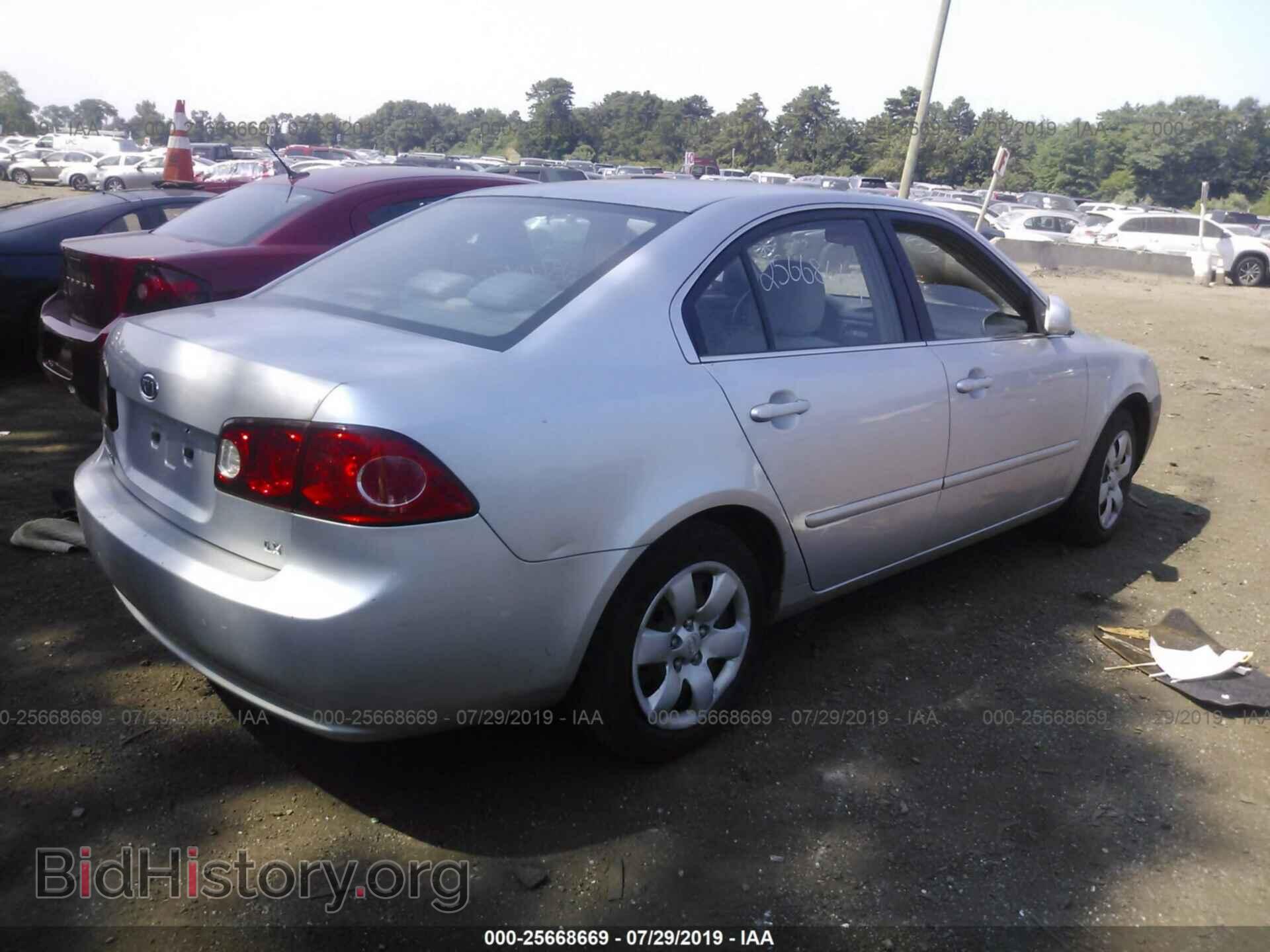 2006 KIA OPTIMA - VIN: KNAGE123465044024 - Фото 4