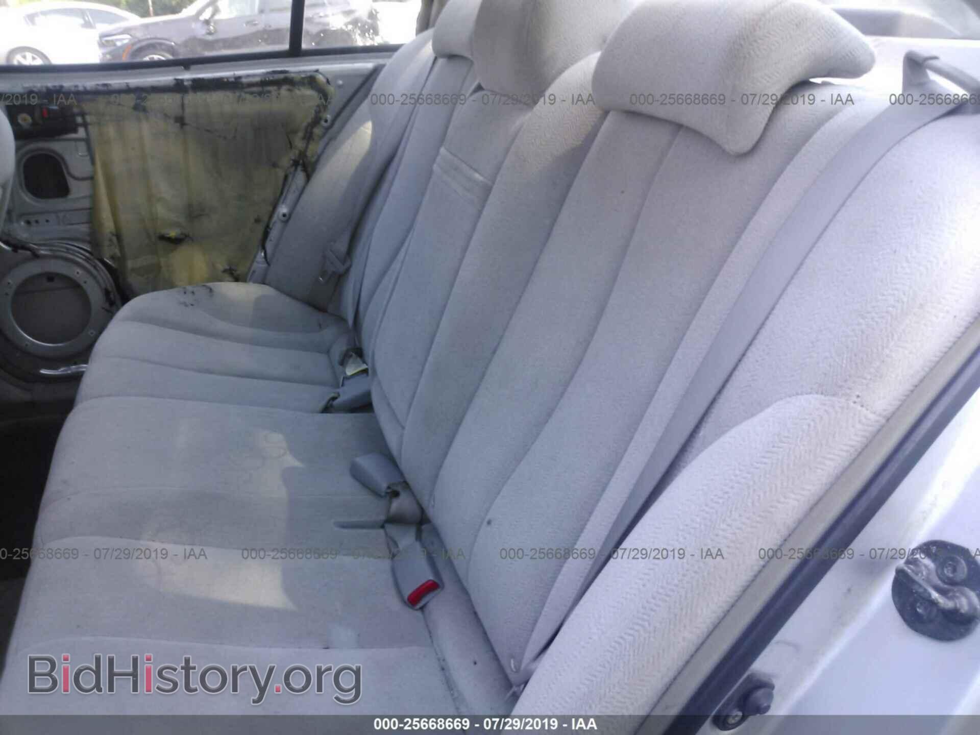 2006 KIA OPTIMA - VIN: KNAGE123465044024 - Фото 8
