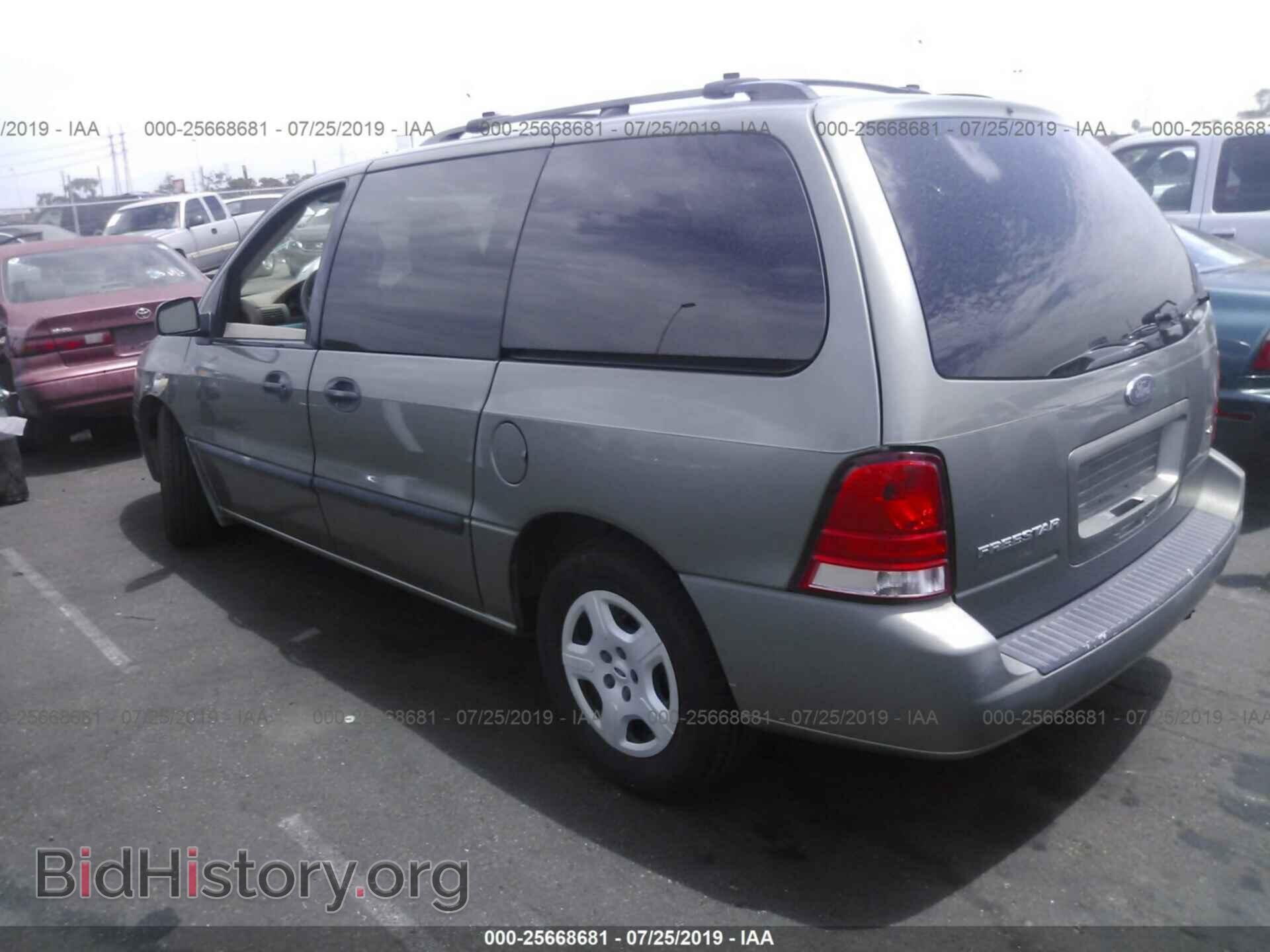 2004 FORD FREESTAR - VIN: 2FMDA516X4BA13160 - Фото 3