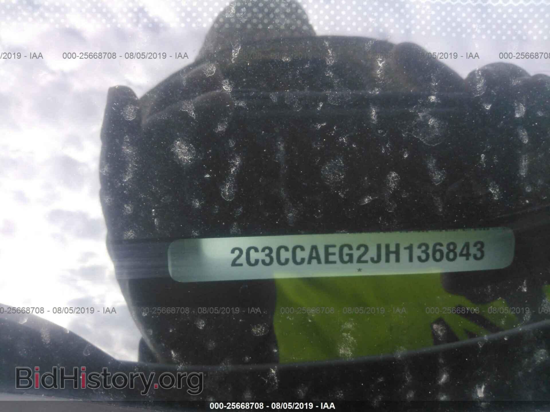 2018 CHRYSLER 300 - VIN: 2C3CCAEG2JH136843 - Фото 9