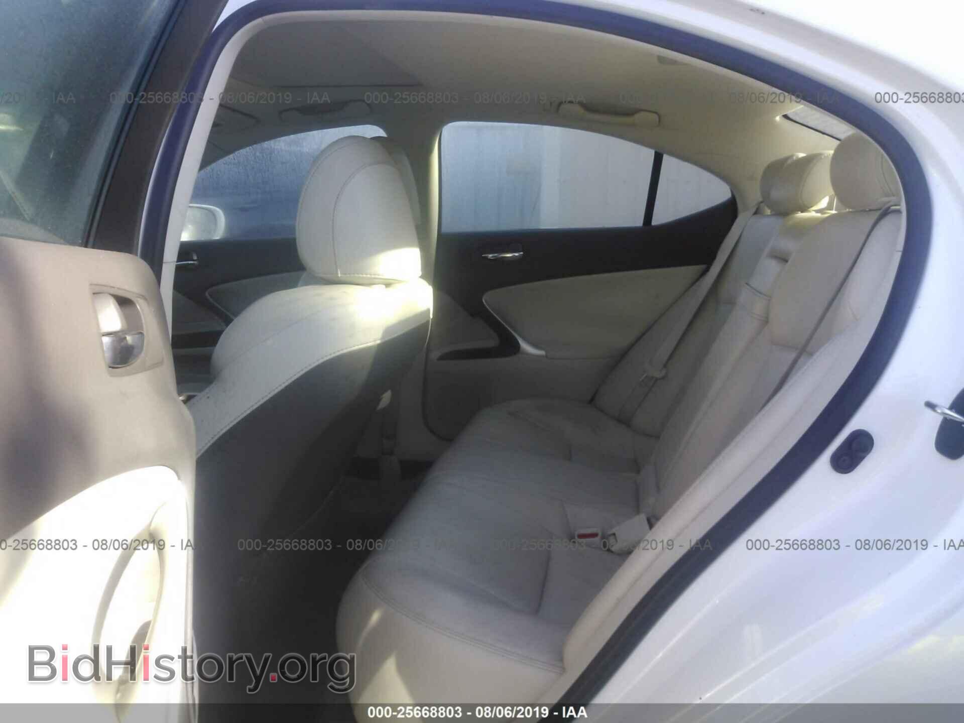 2011 LEXUS IS - VIN: JTHBF5C28B5139816 - Photo 8