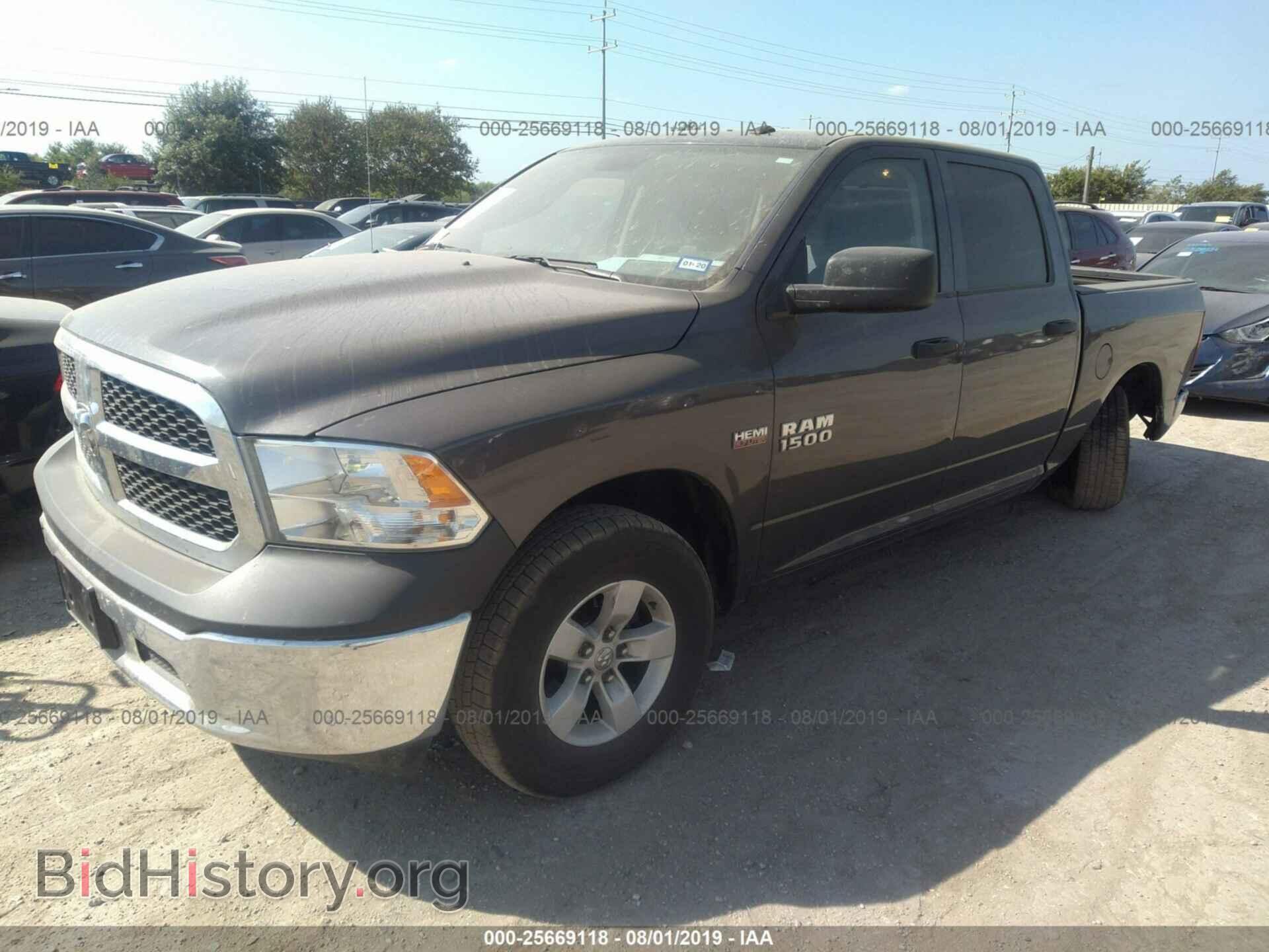 2017 RAM 1500 - VIN: 3C6RR7KT1HG794373 - Фото 2