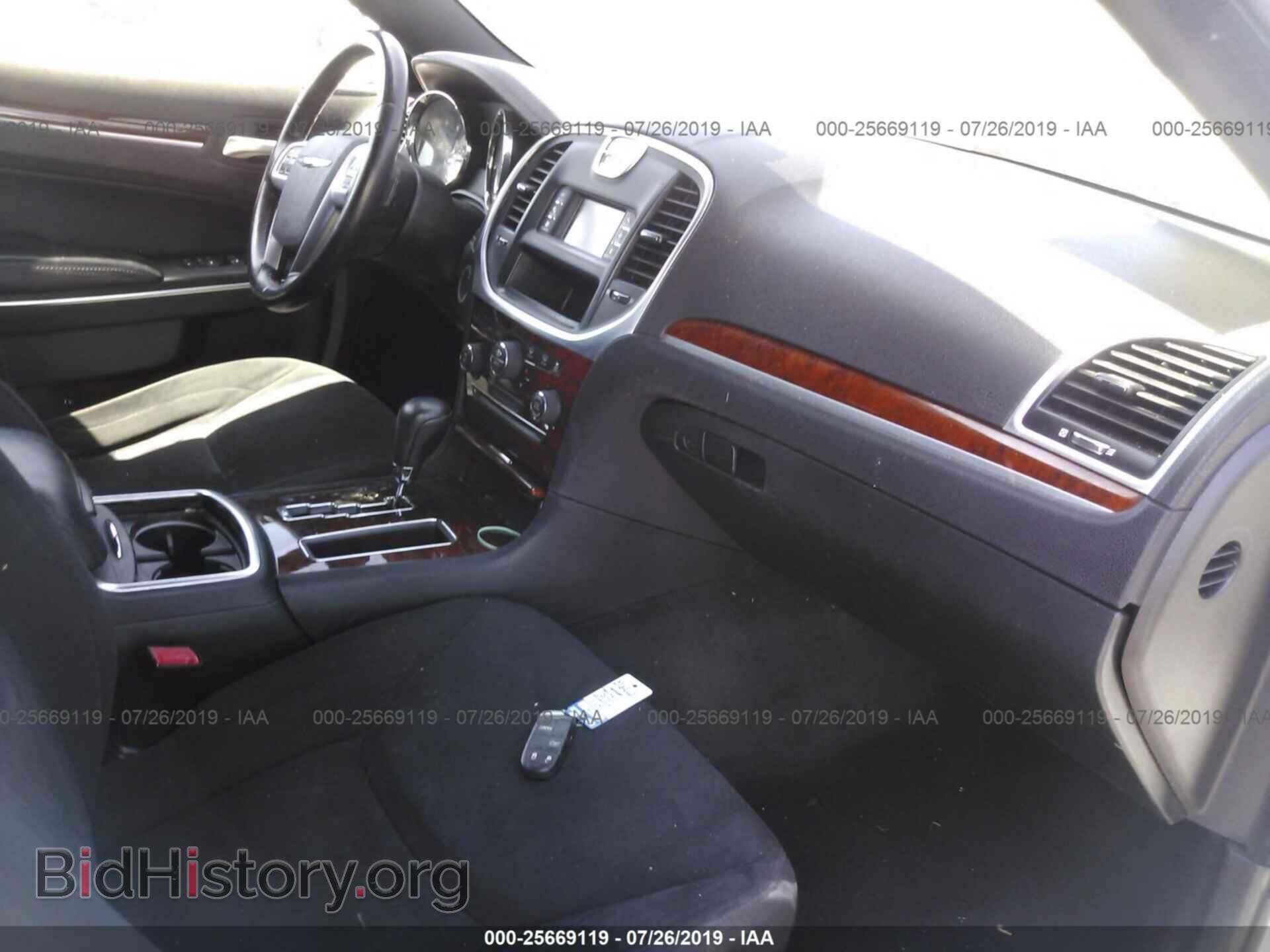 2012 CHRYSLER 300 - VIN: 2C3CCAAG4CH114531 - Фото 5
