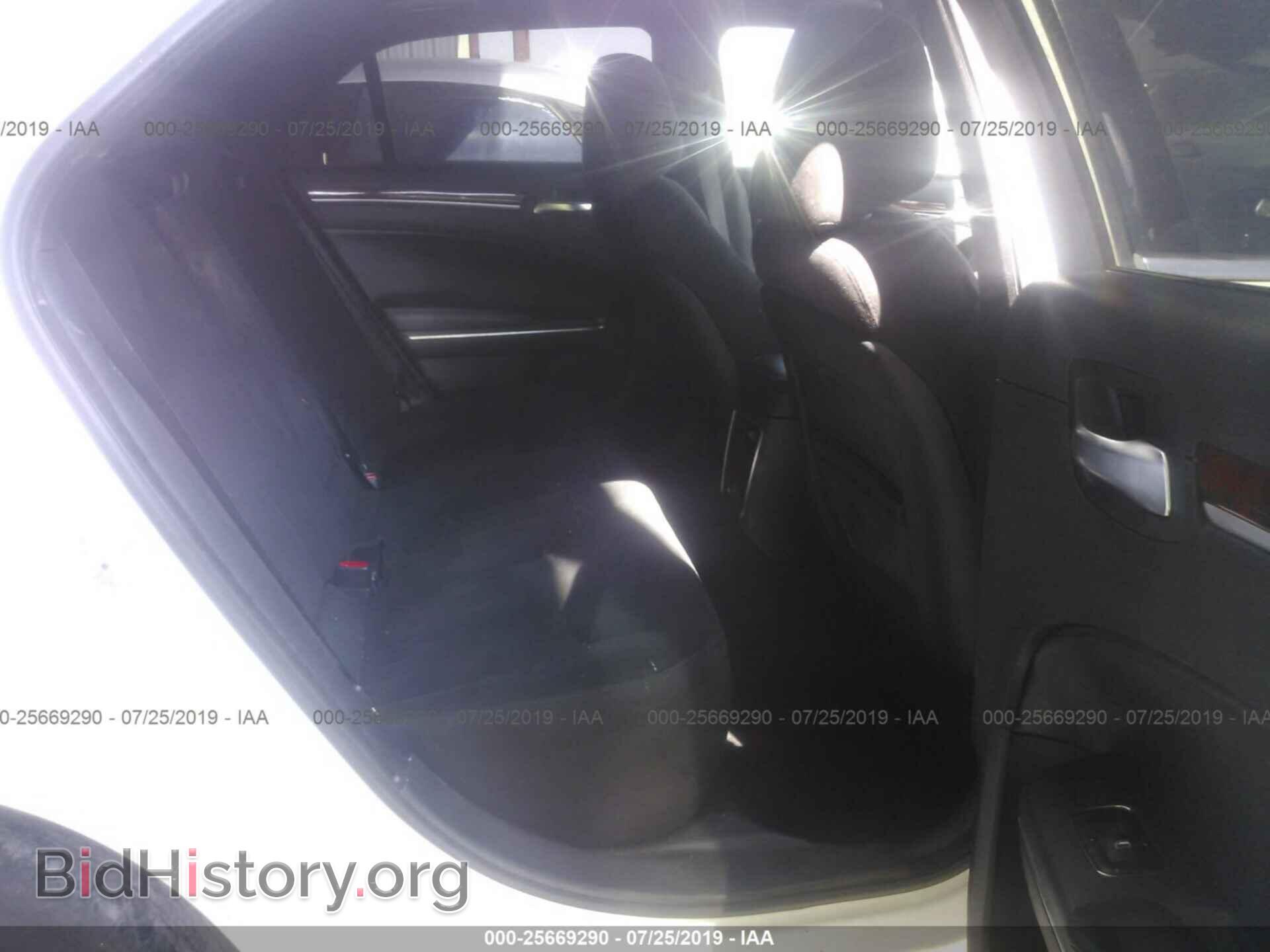 2012 CHRYSLER 300 - VIN: 2C3CCAAG1CH115796 - Photo 8