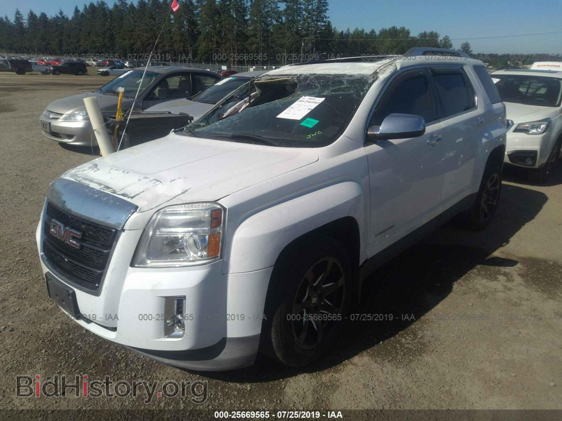 2011 GMC TERRAIN - VIN: 2CTFLXE50B6388859 - Photo 2