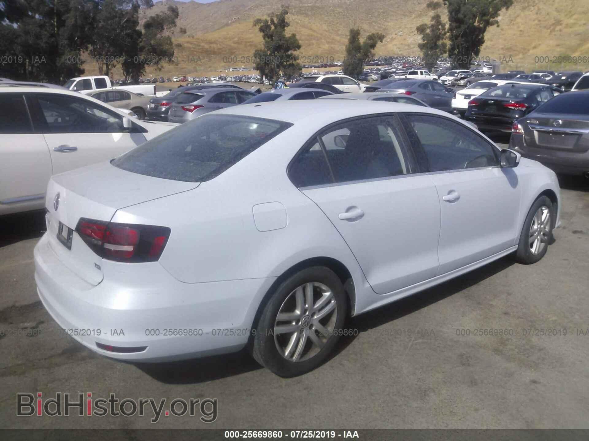 2017 VOLKSWAGEN JETTA - VIN: 3VW2B7AJ2HM341439 - Photo 4