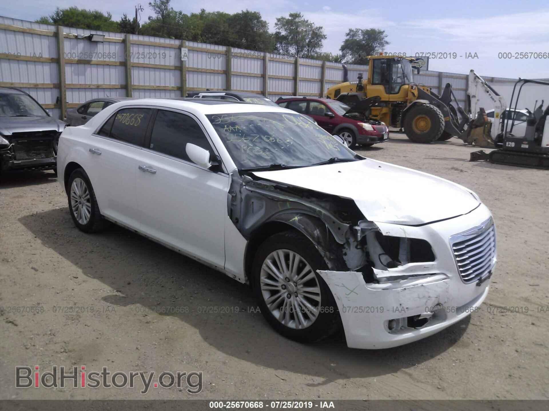 Photo 2C3CCARG7DH551798 - CHRYSLER 300 2013