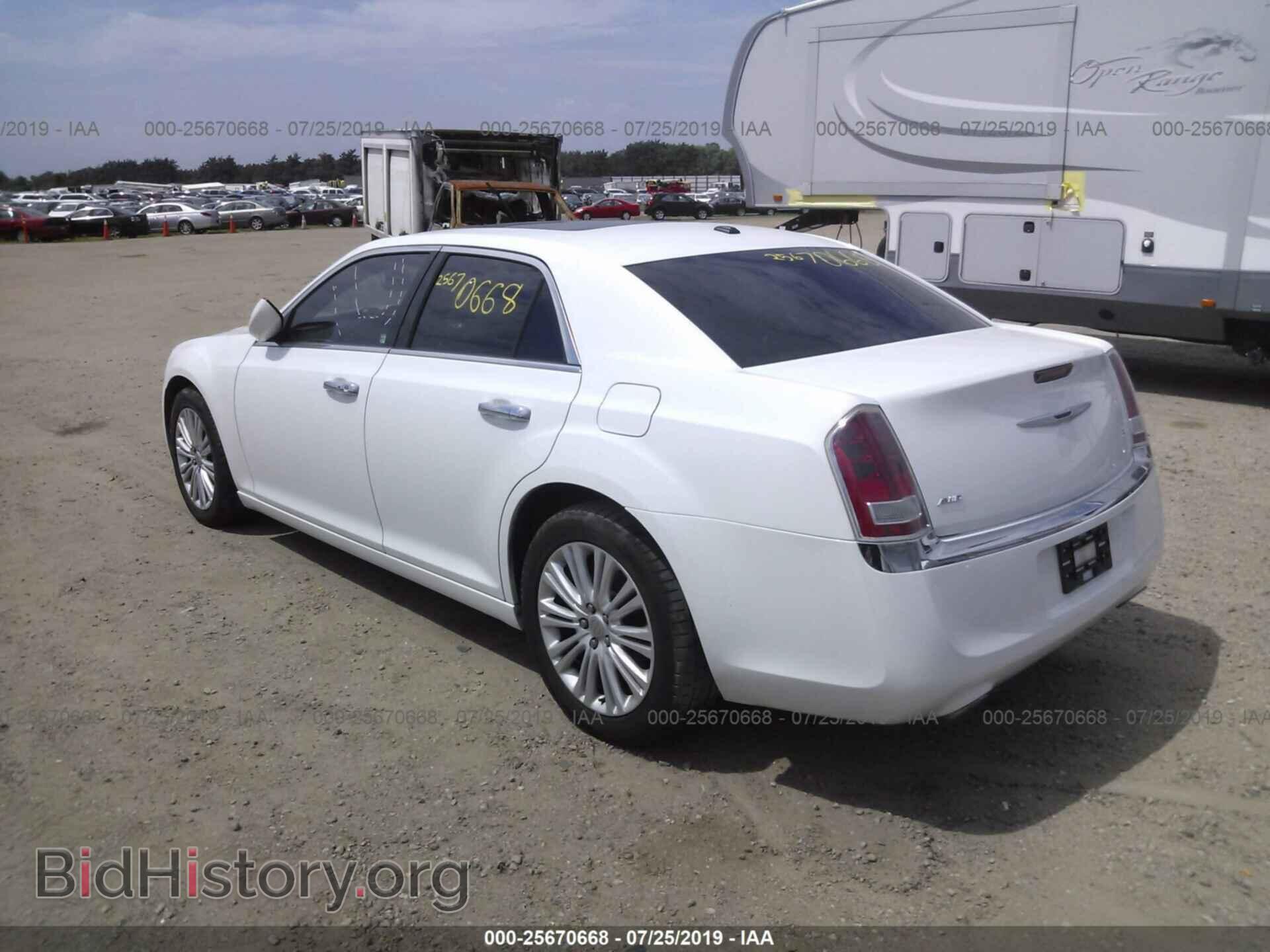 2013 CHRYSLER 300 - VIN: 2C3CCARG7DH551798 - Photo 3