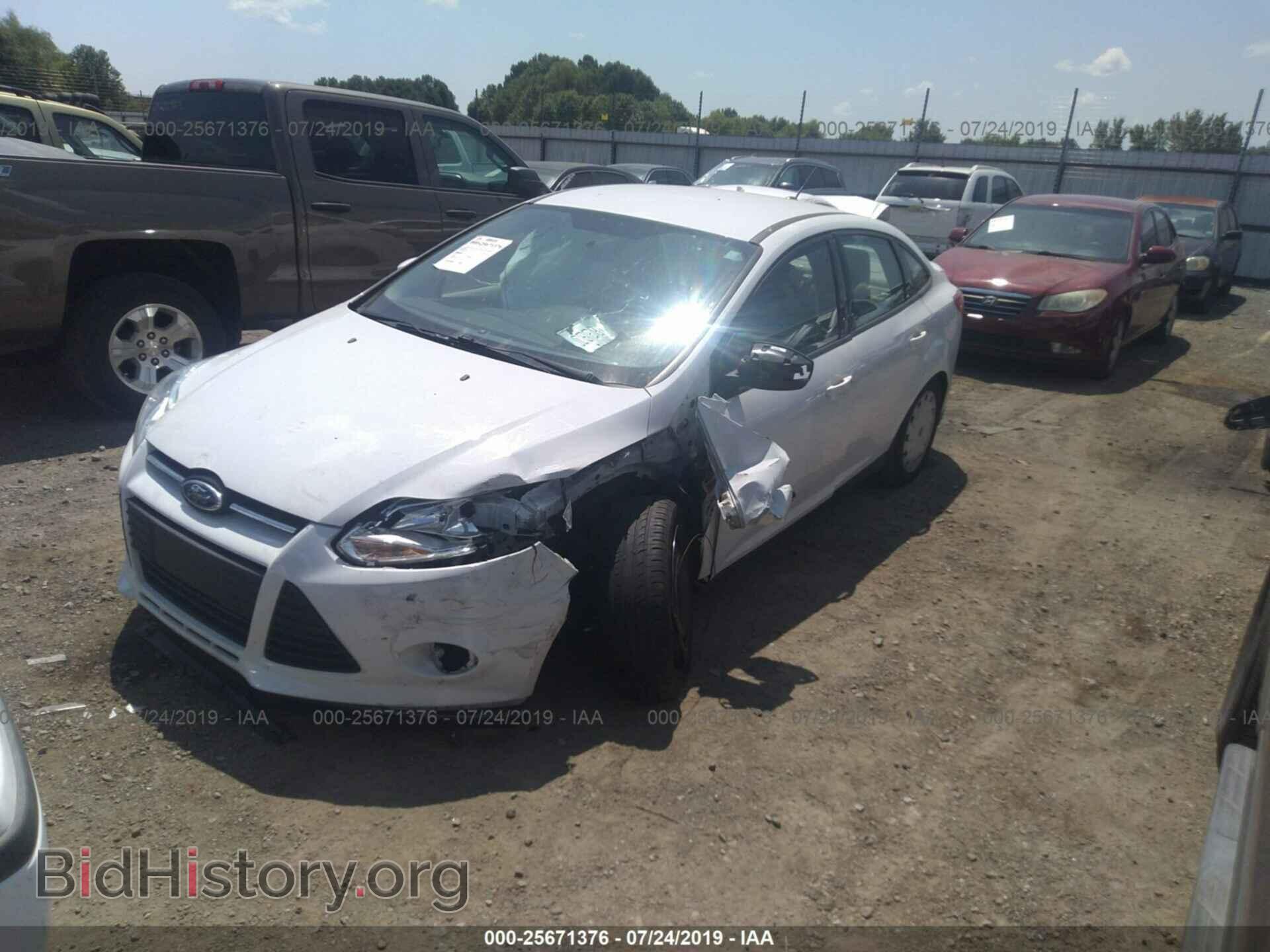 2014 FORD FOCUS - VIN: 1FADP3F27EL393692 - Фото 2