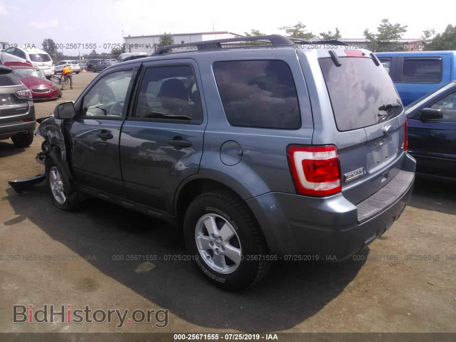 2011 FORD ESCAPE - VIN: 1FMCU0DG0BKB12552 - Фото 3