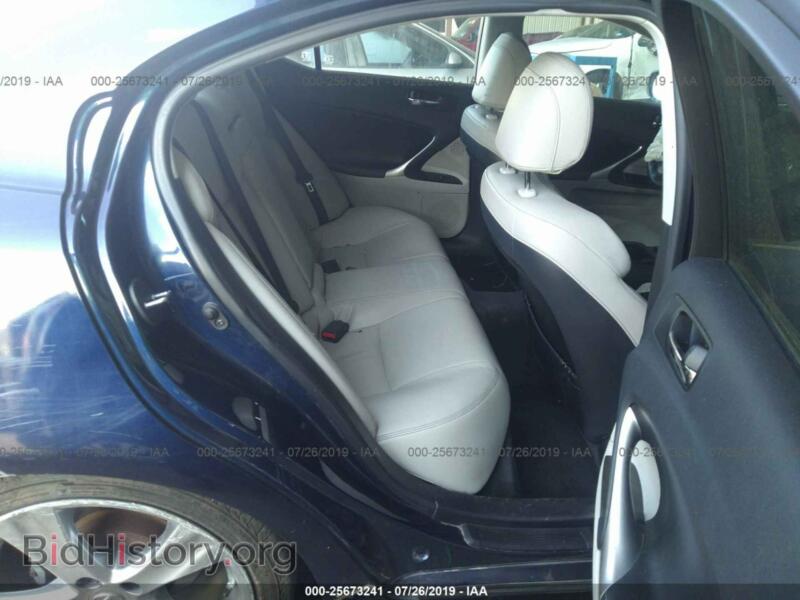 2011 Lexus IS (VIN JTHBF5C20B5136733) — фото 8 из 10