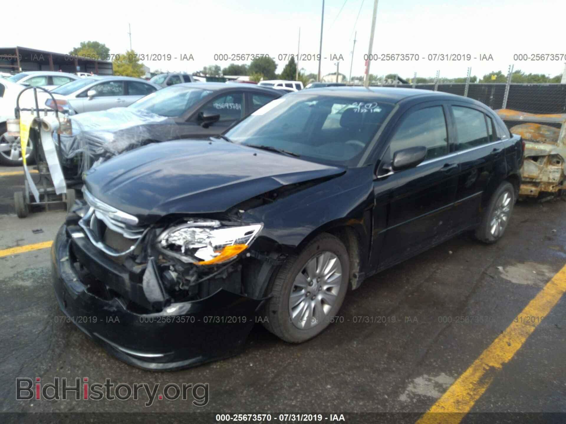 2012 CHRYSLER 200 - VIN: 1C3CCBAB8CN317939 - Photo 2