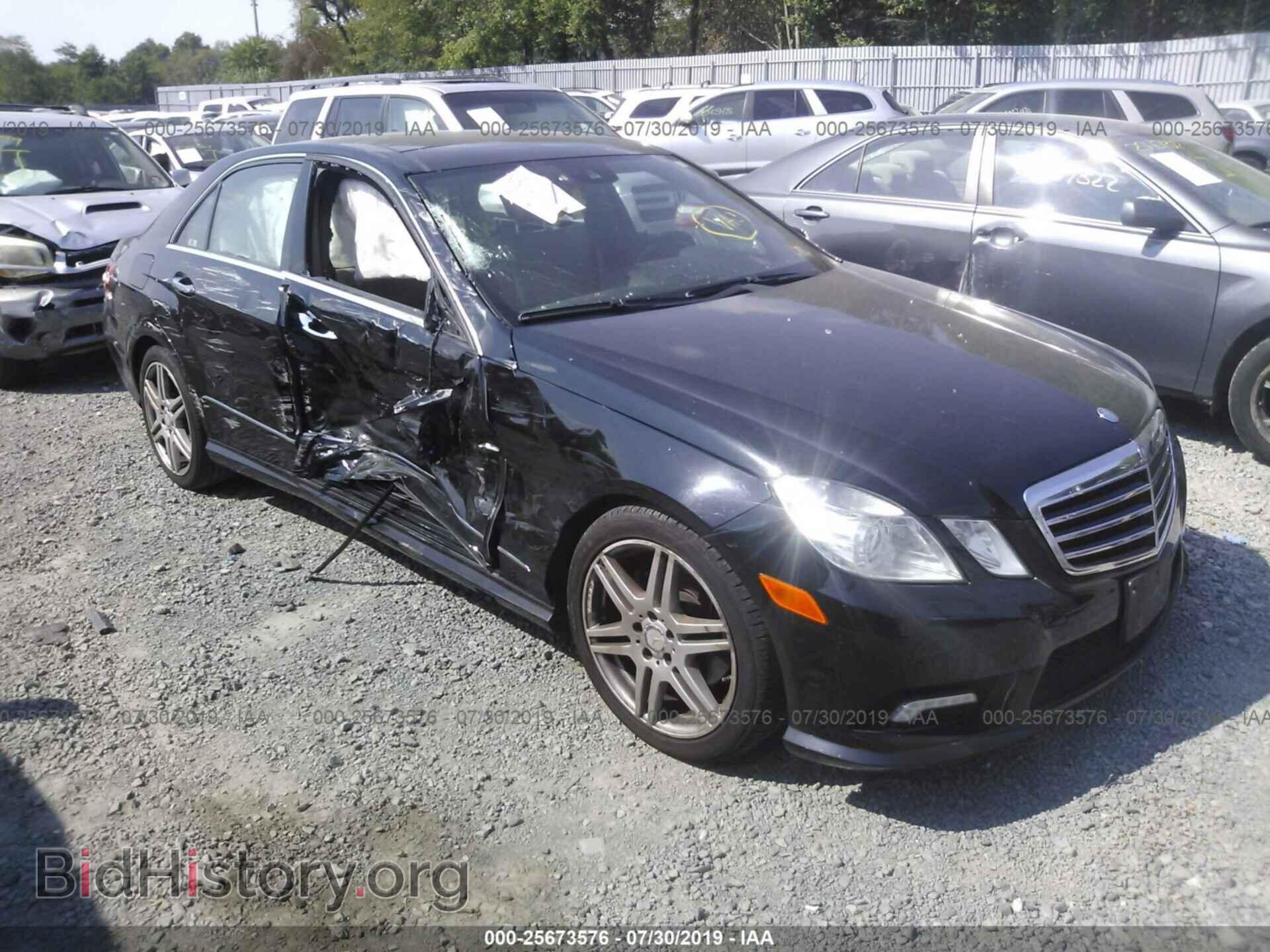 Photo WDDHF8HB9BA297567 - MERCEDES-BENZ E 2011