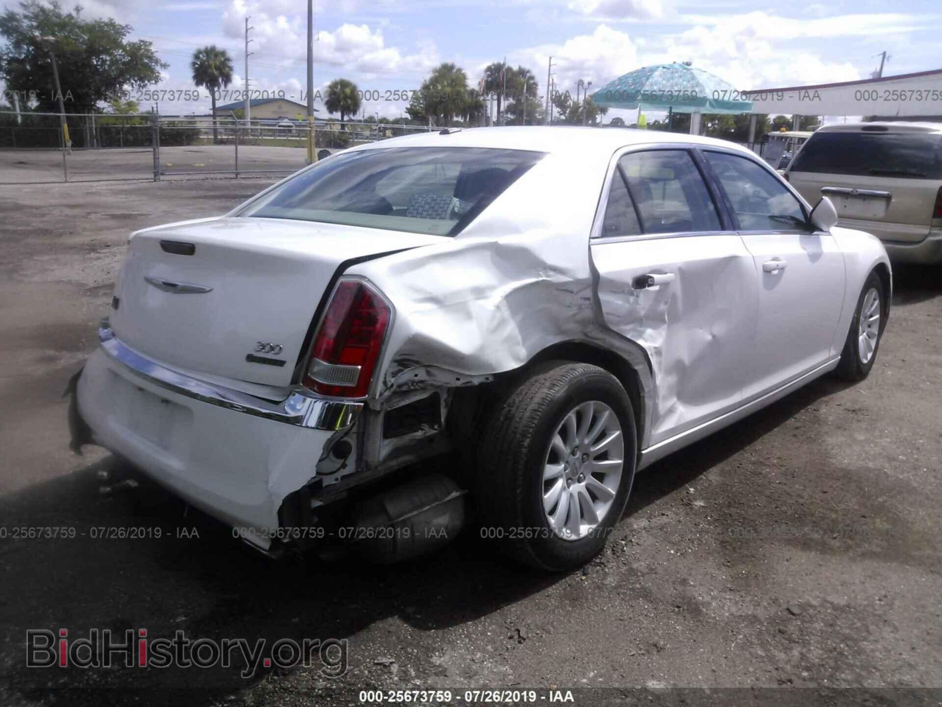 2014 CHRYSLER 300 - VIN: 2C3CCAAG9EH157426 - Фото 4