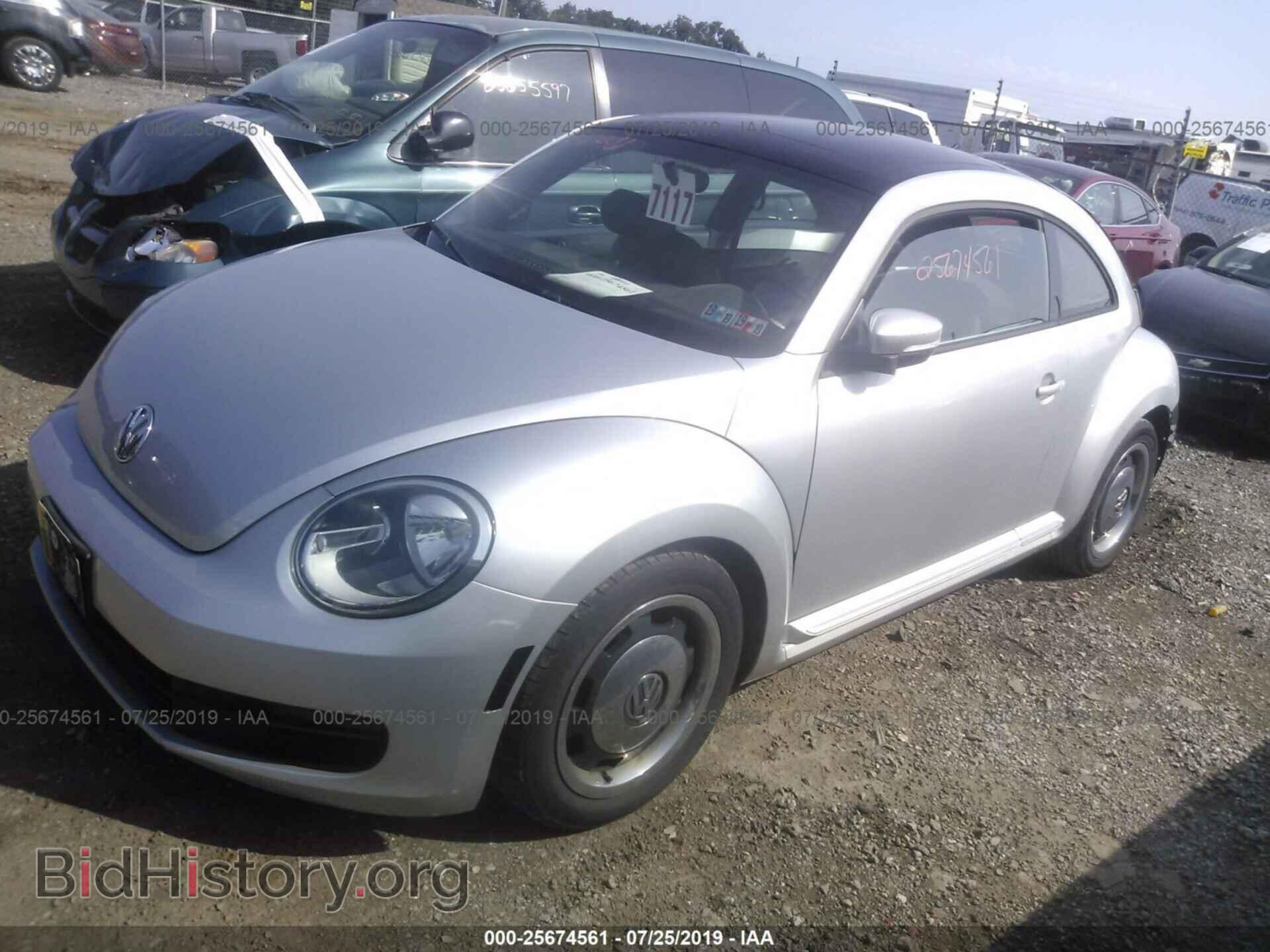 2012 VOLKSWAGEN BEETLE - VIN: 3VWJP7AT2CM636855 - Фото 2